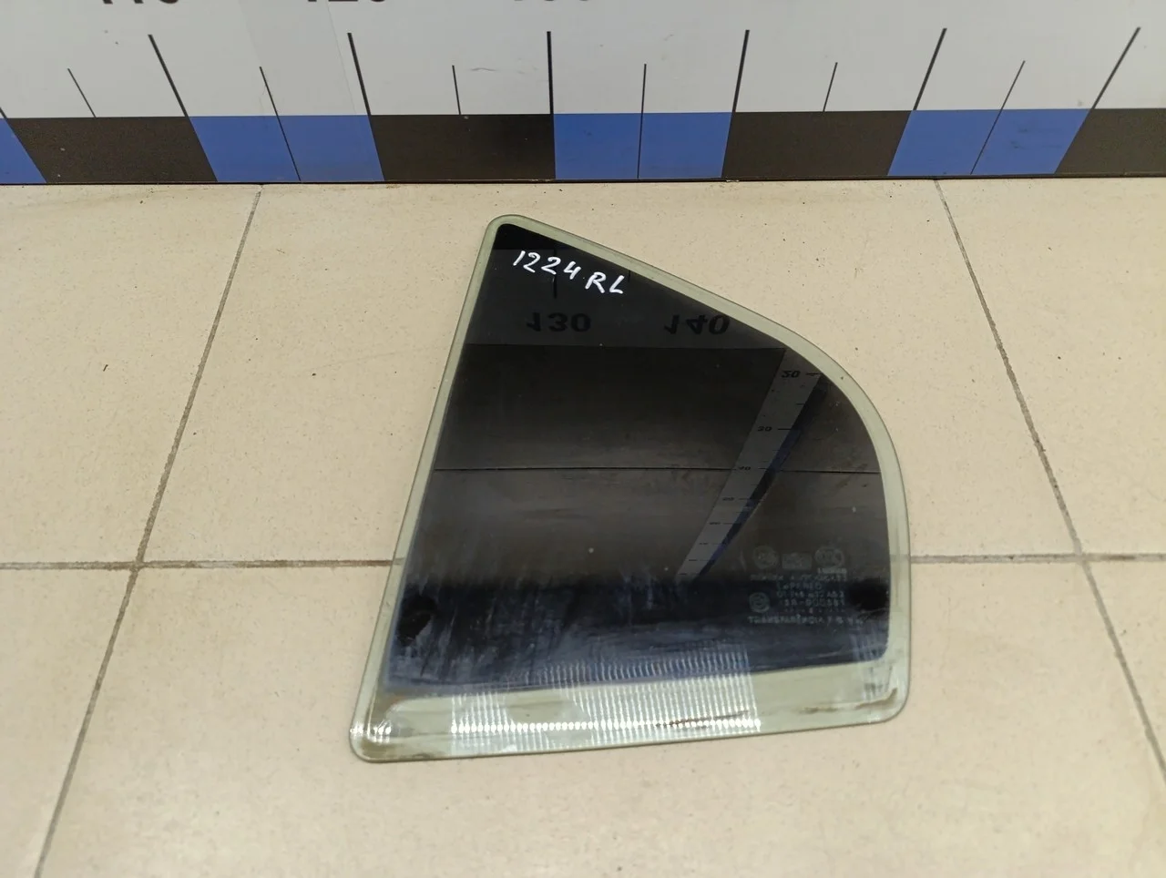 Стекло двери задней левой (форточка) Elantra 2000-2005