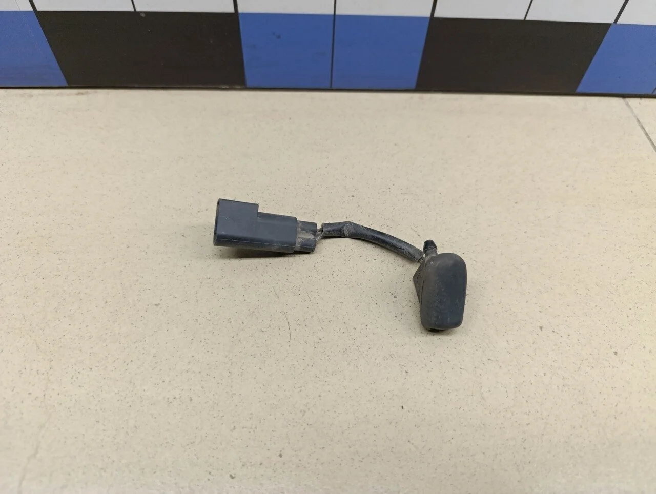 Форсунка омывателя лобового стекла Focus II 2005-2008