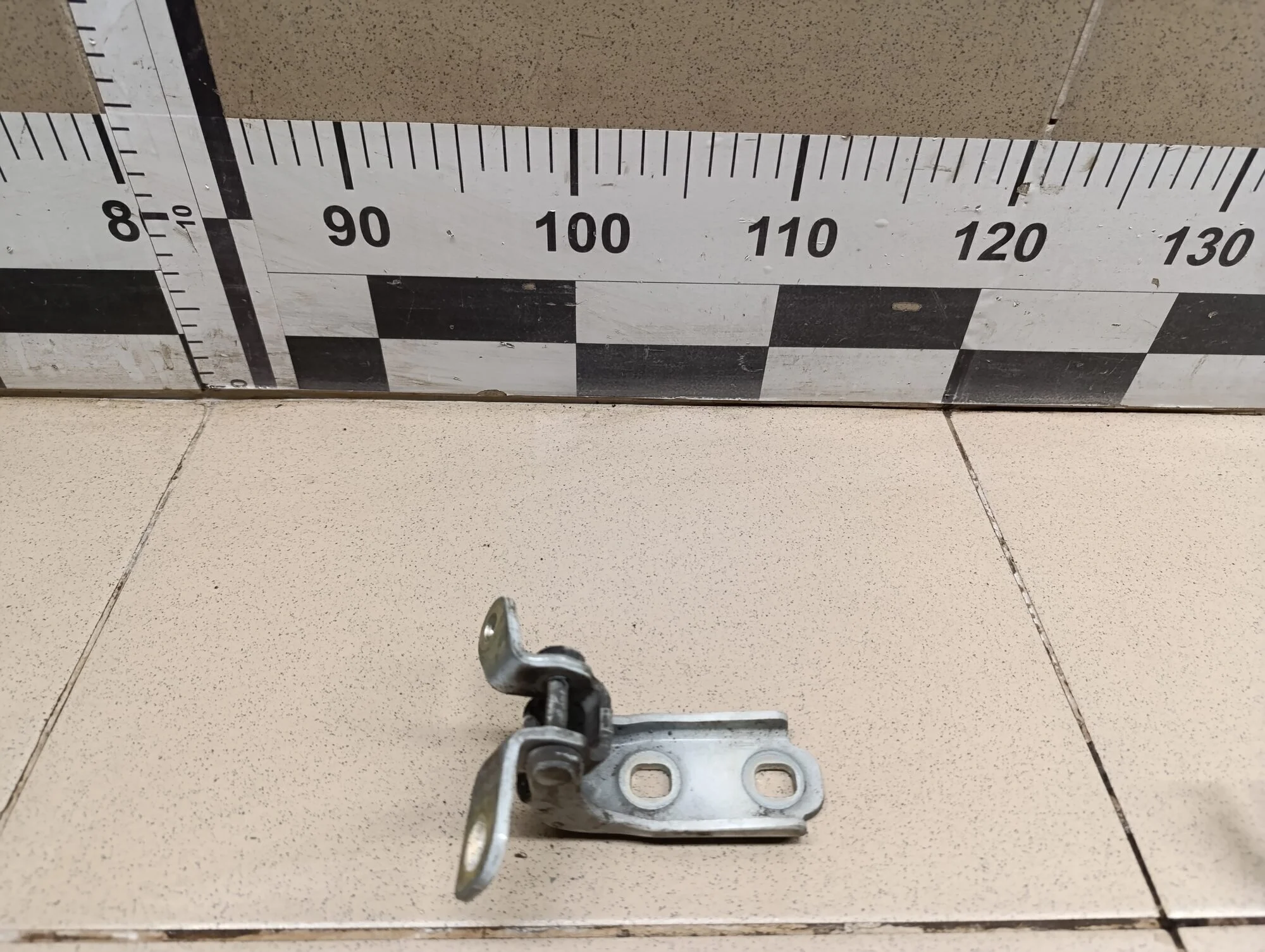 Петля двери Cruze 2009-2016