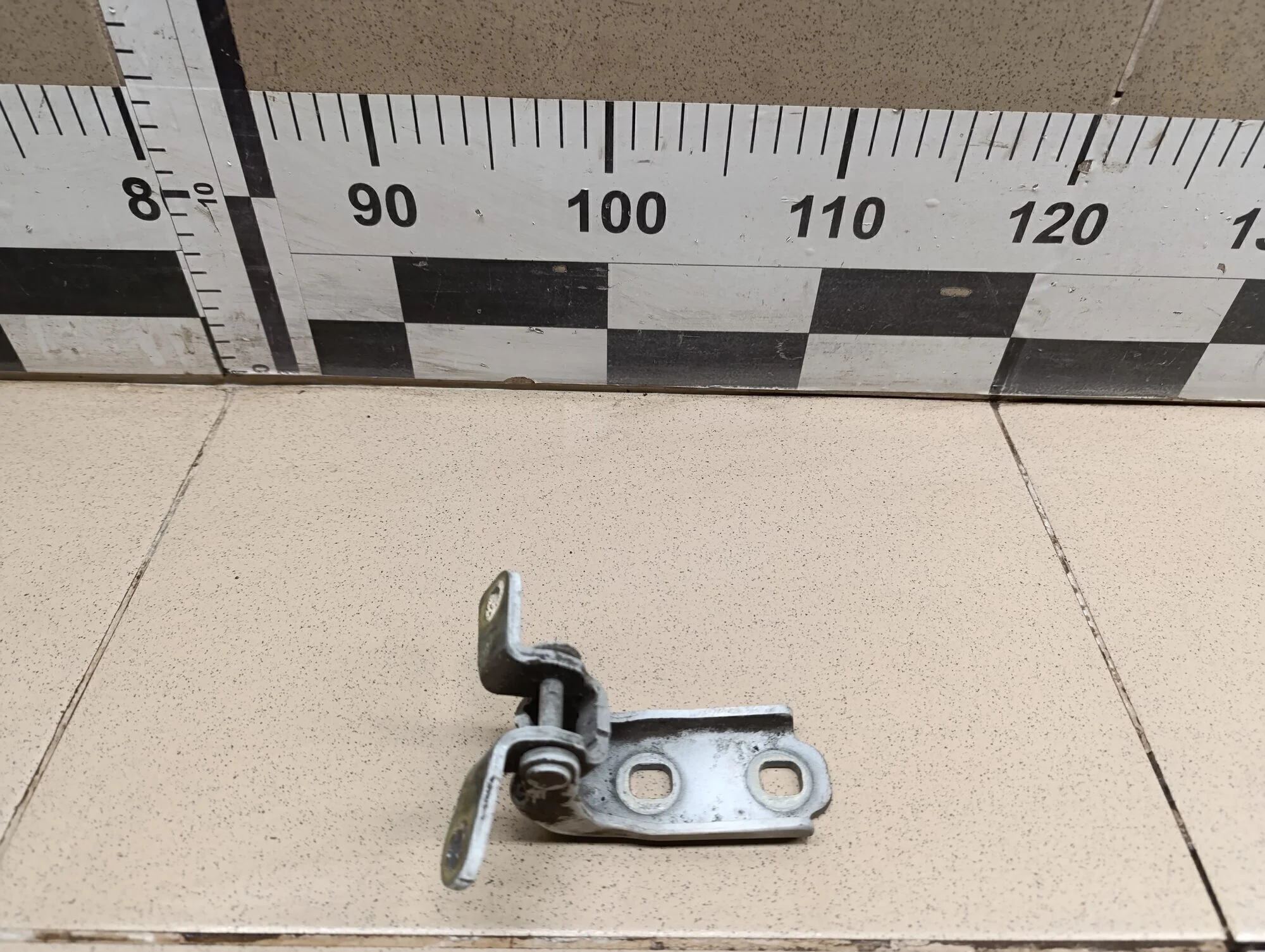 Петля двери Cruze 2009-2016