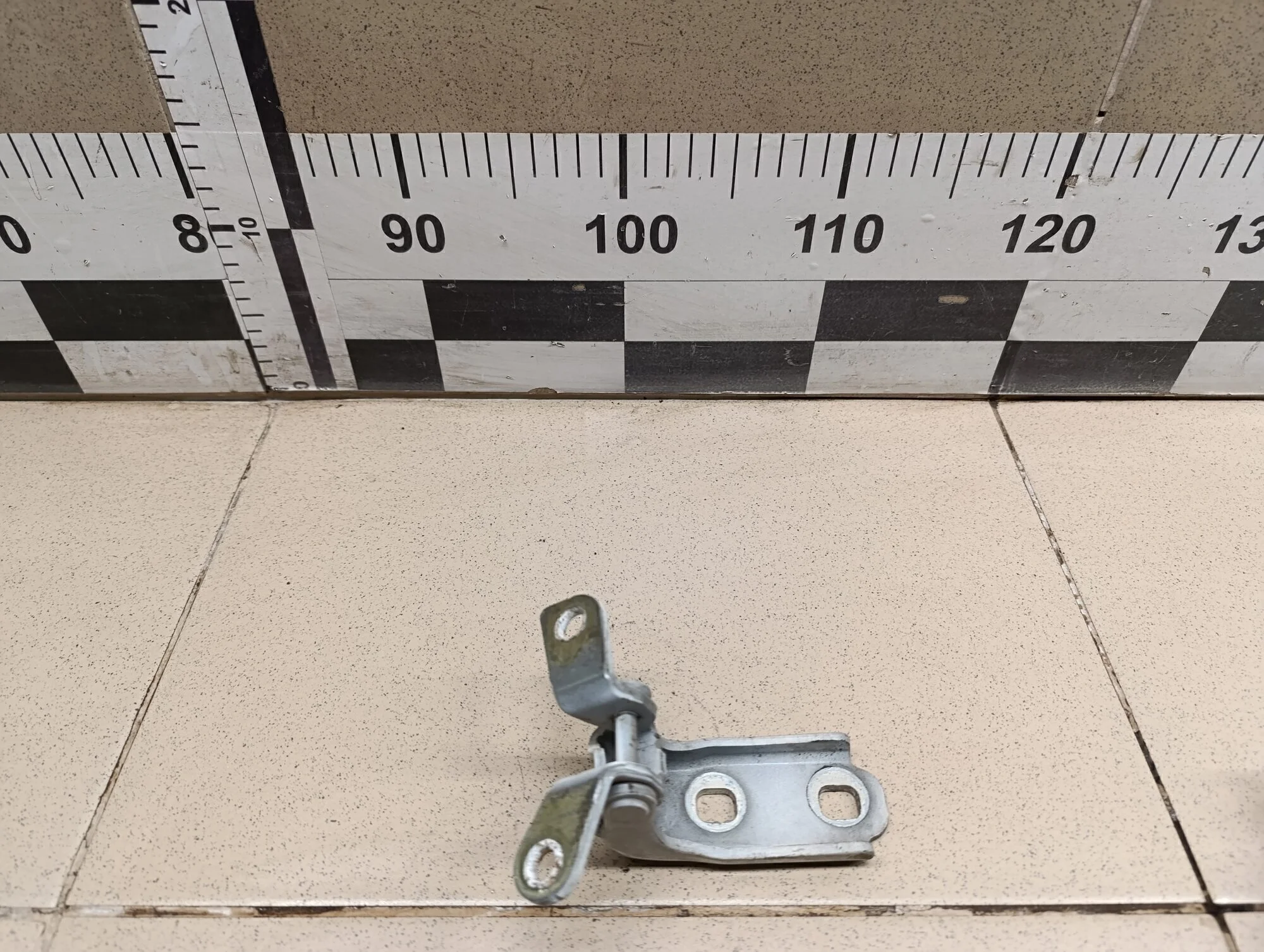 Петля двери Cruze 2009-2016