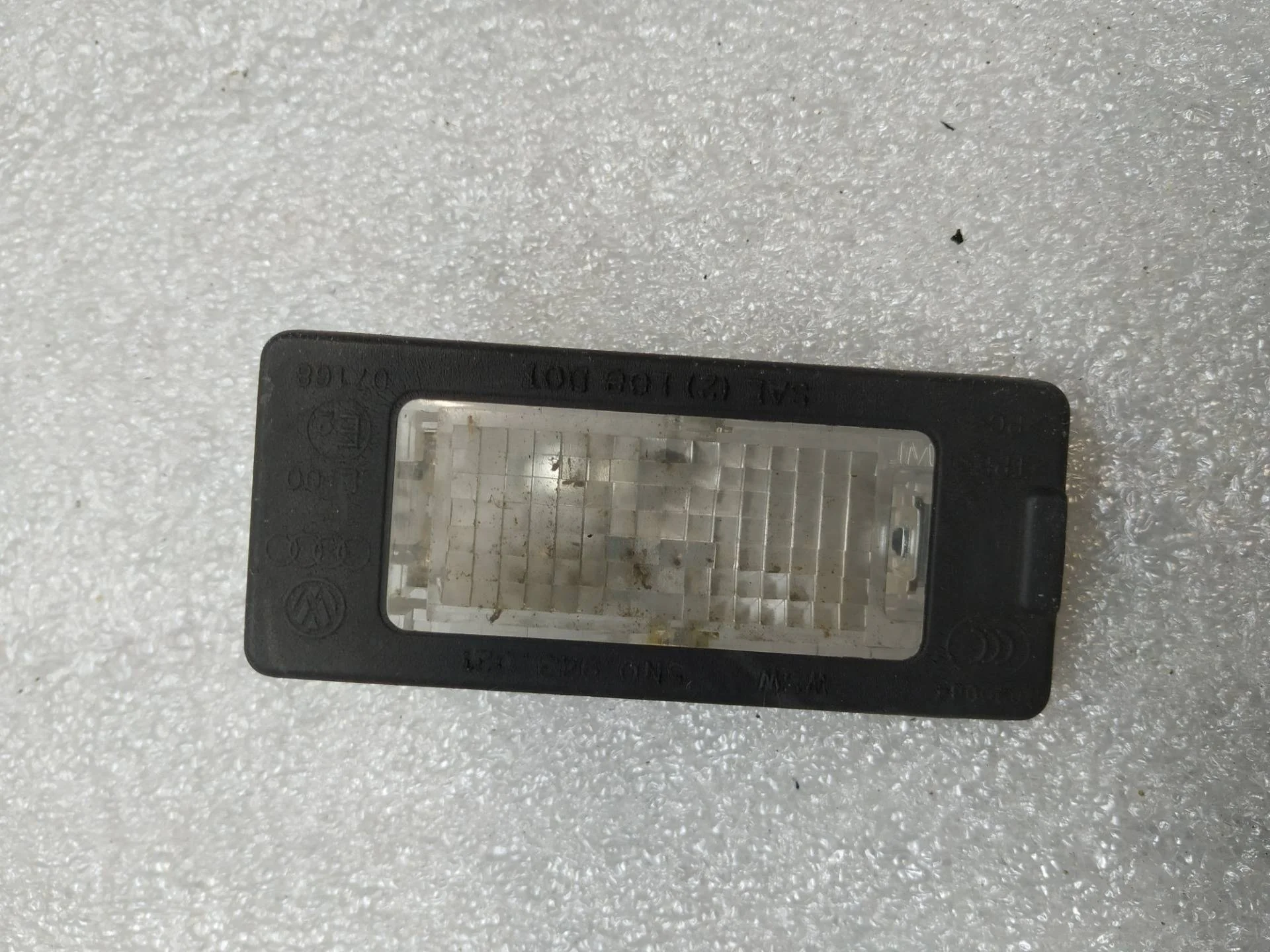 подсветка номера Volkswagen Touareg 2 7P6