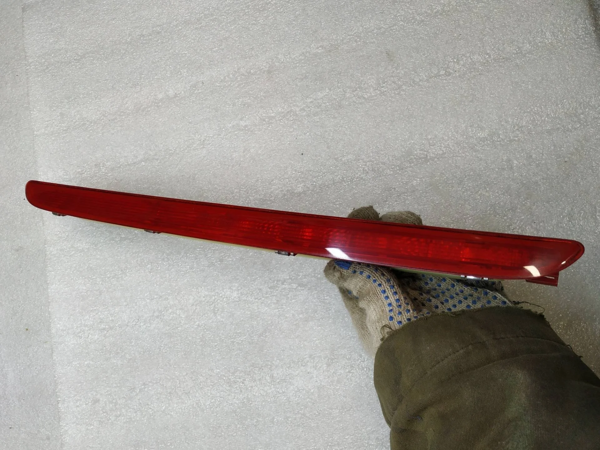 фонарь крышки багажника Volkswagen Touareg 2 7P6