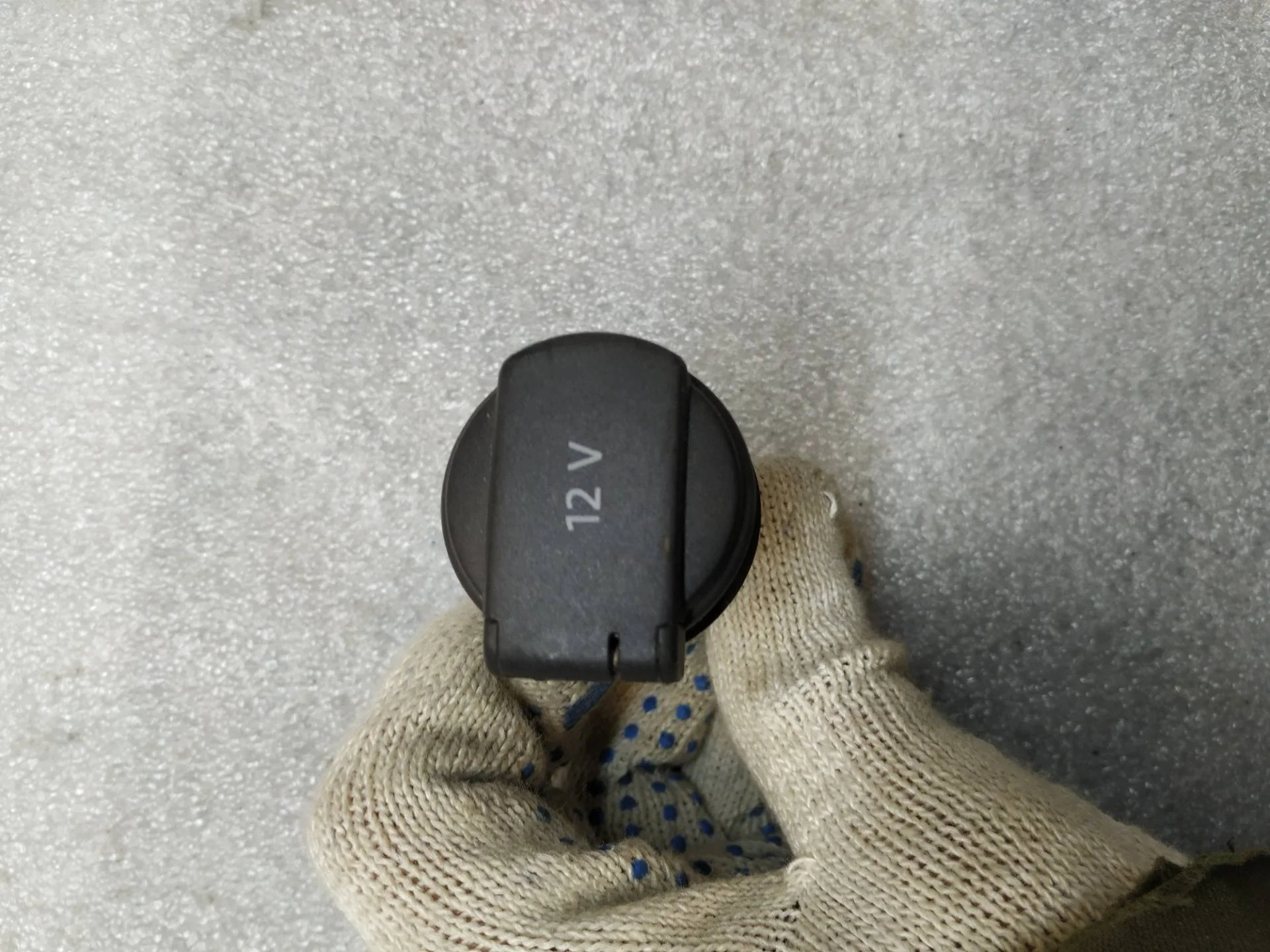 гнездо прикуривателя Volkswagen Touareg 2 7P6 2012