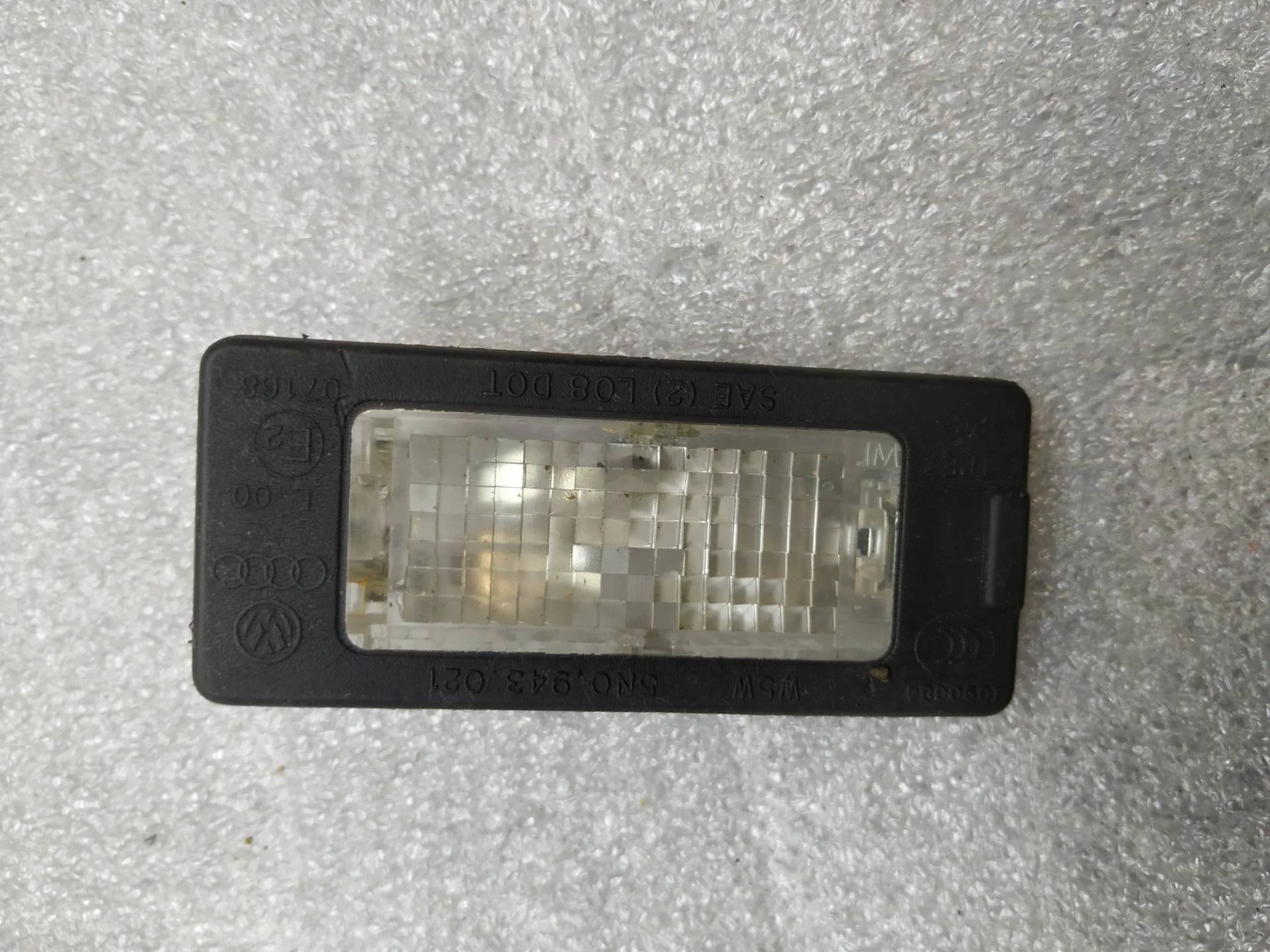 подсветка номера Volkswagen Touareg 2 7P6 2011