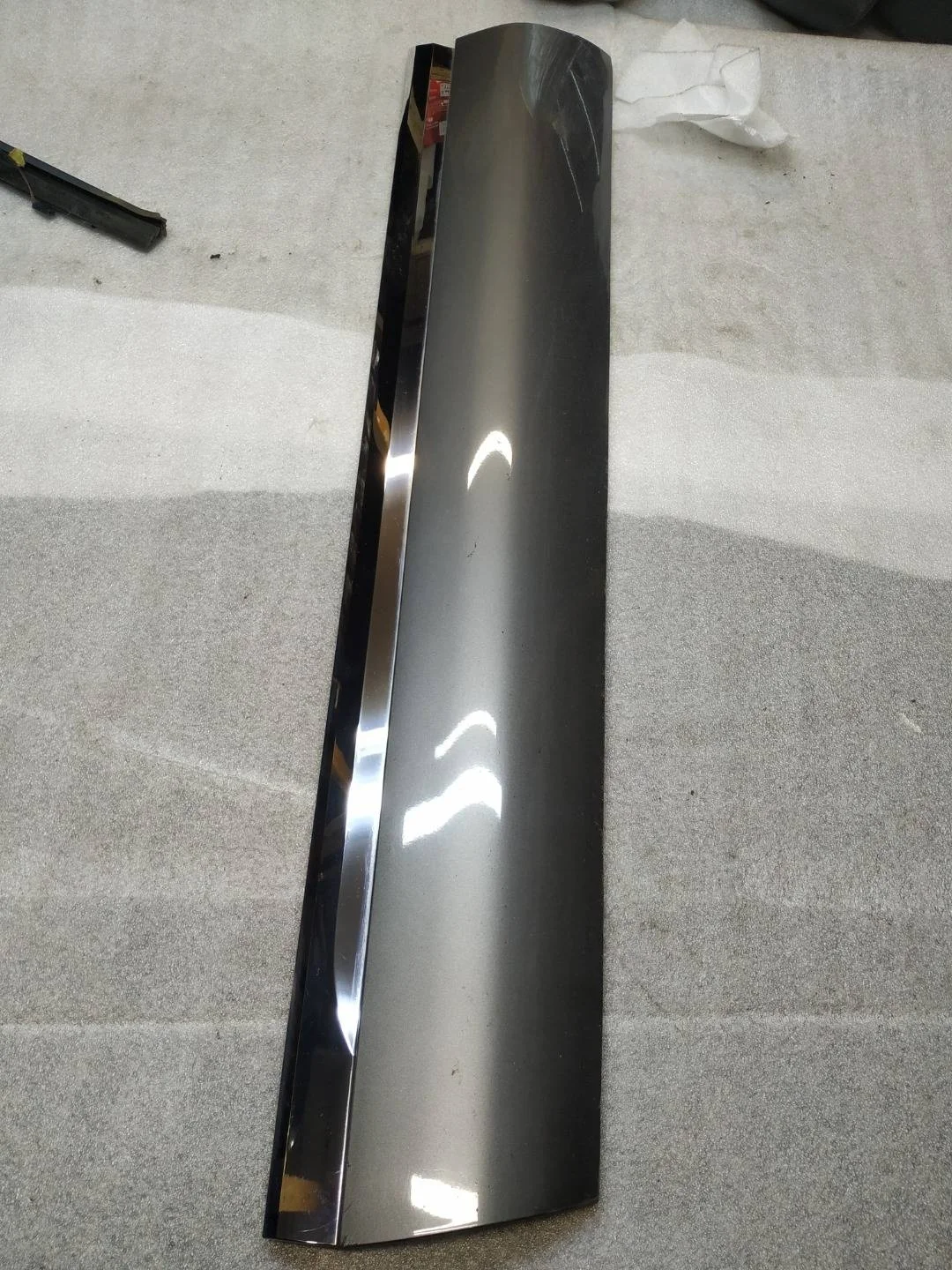 накладка двери передней левой Volkswagen Touareg 2 7P6 2012