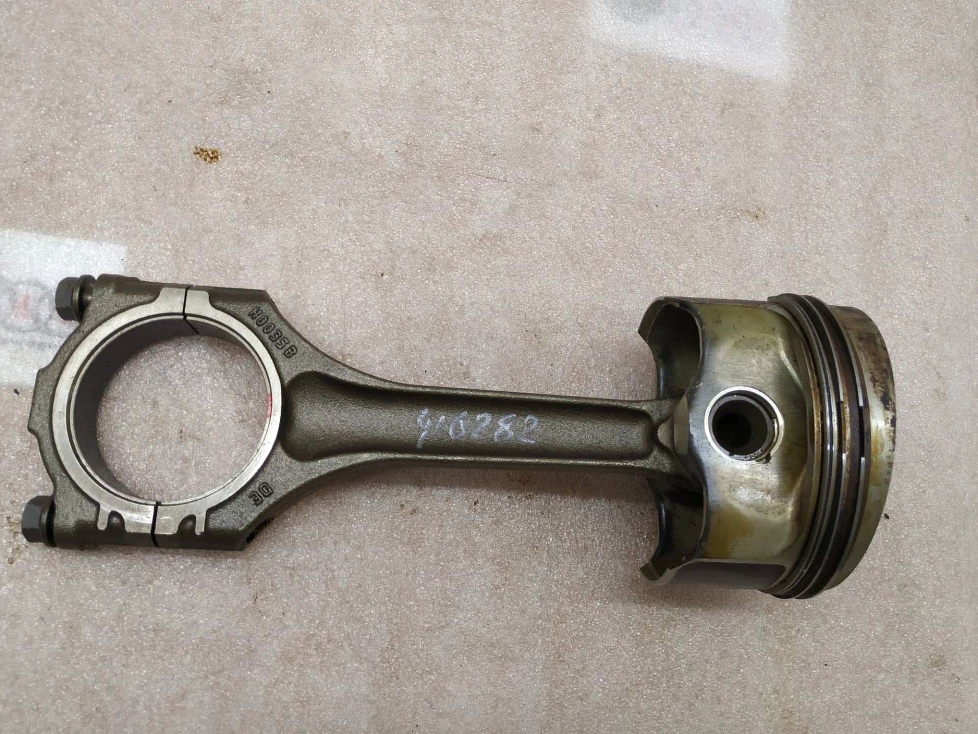 поршень Volkswagen Touareg 2 7P6 2013