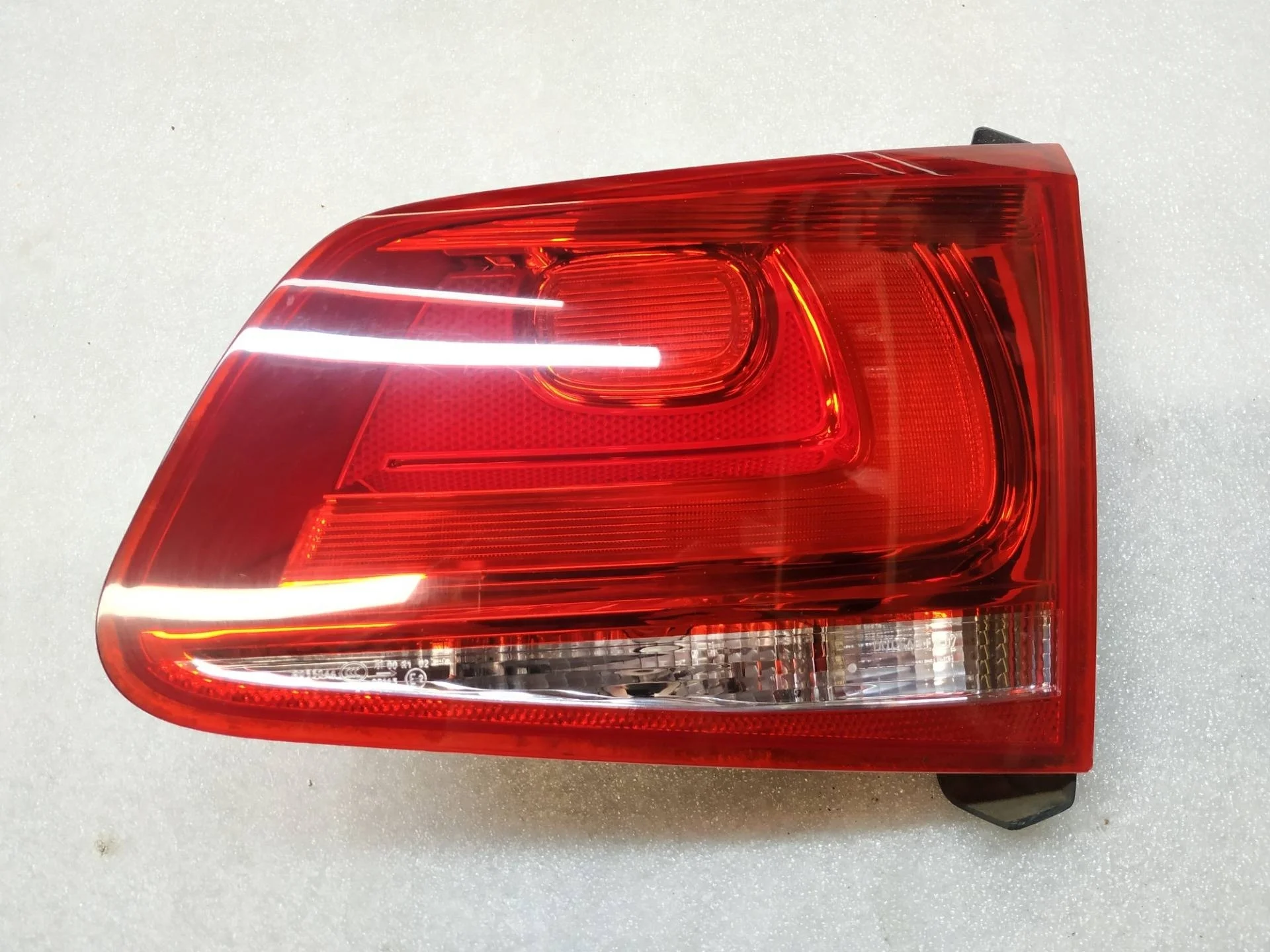 фонарь задний правый Volkswagen Touareg 2 7P6 2013