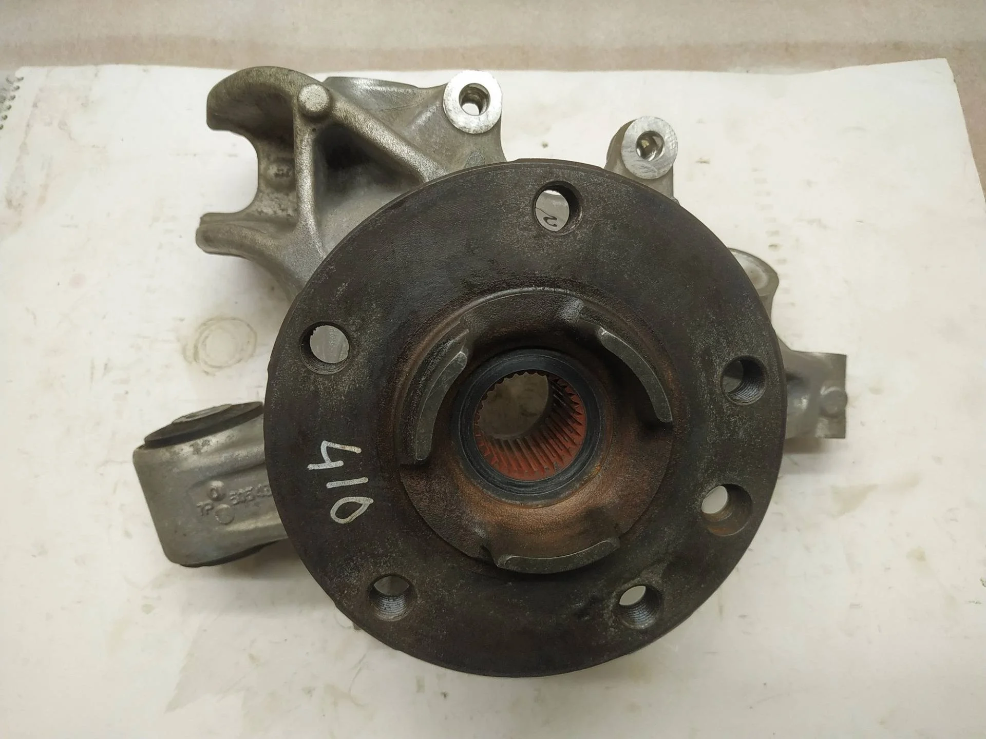 кулак задний правый Volkswagen Touareg 2 7P6 2015