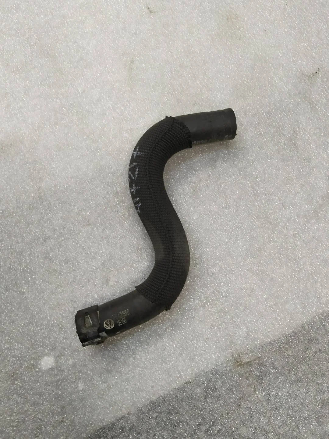 патрубок (трубопровод, шланг) Volkswagen Touareg 2 7P6 2012