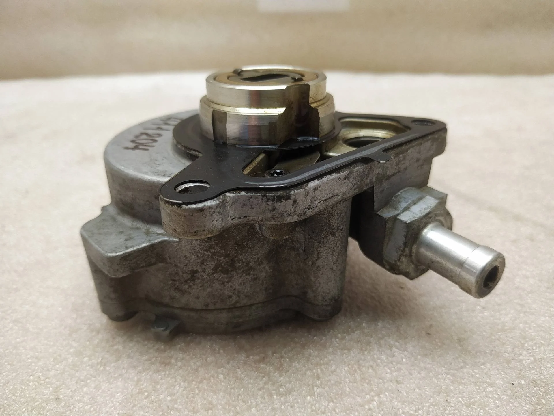 вакуумный насос Volkswagen Touareg 7P6 2012