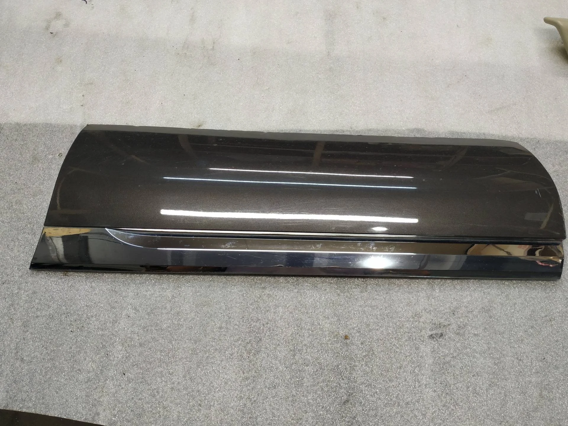 накладка двери задней левой Volkswagen Touareg 2 7P6 2012