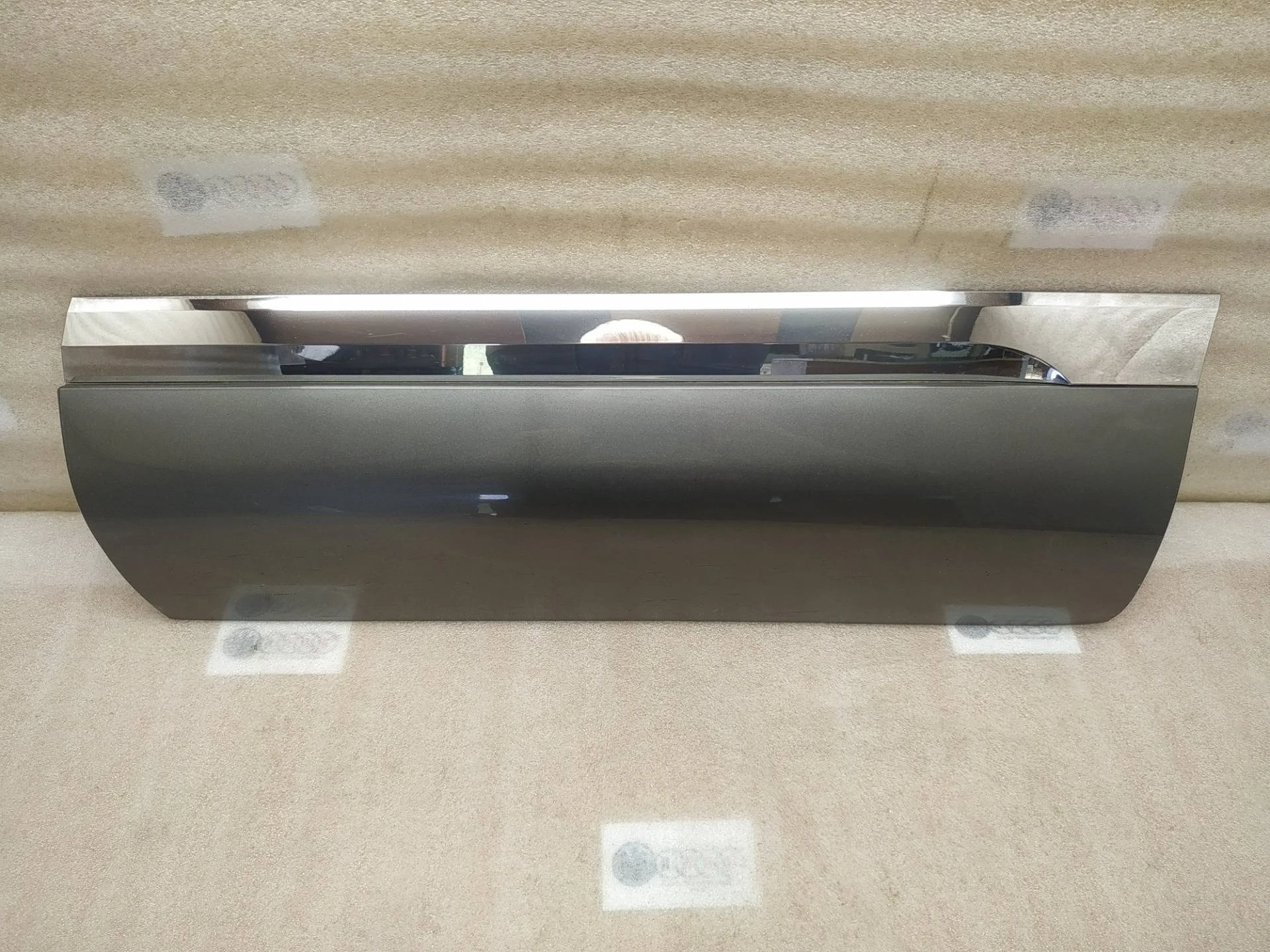 накладка двери задней левой Volkswagen Touareg 2 7P6 2013