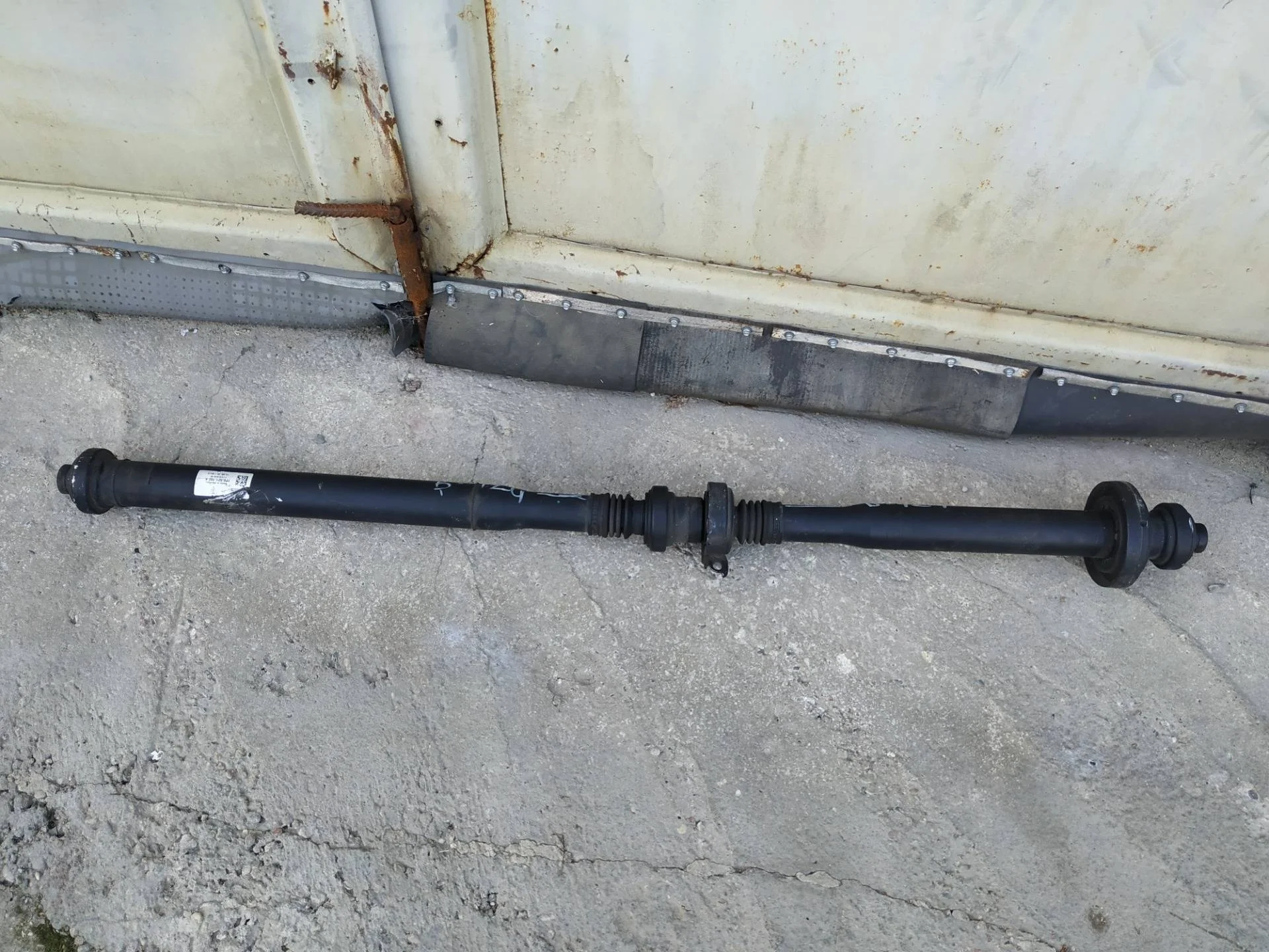 карданный вал задний Volkswagen Touareg 2 7P6 2011