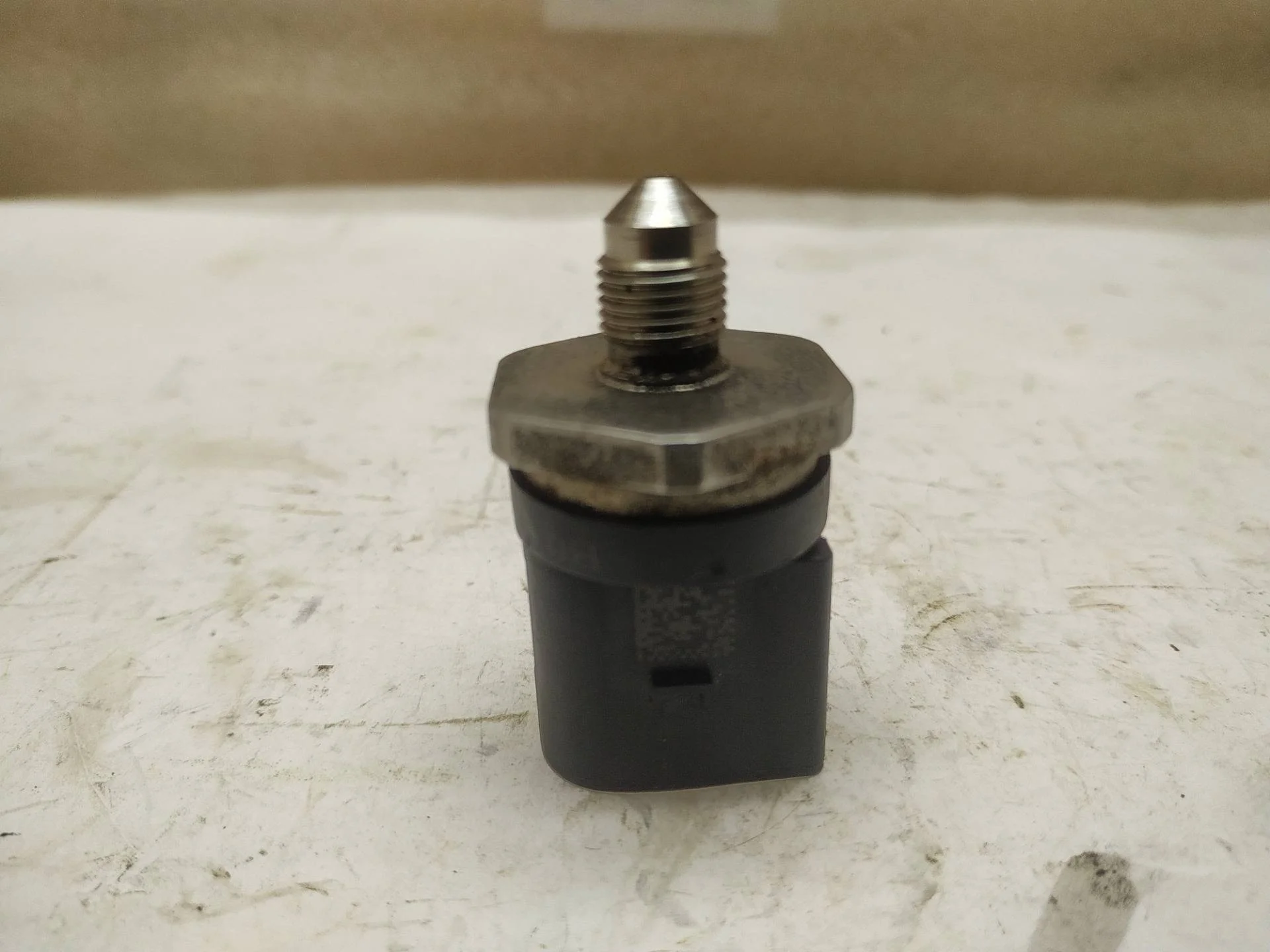 датчик давления топлива Volkswagen Touareg 2 7P6 2013