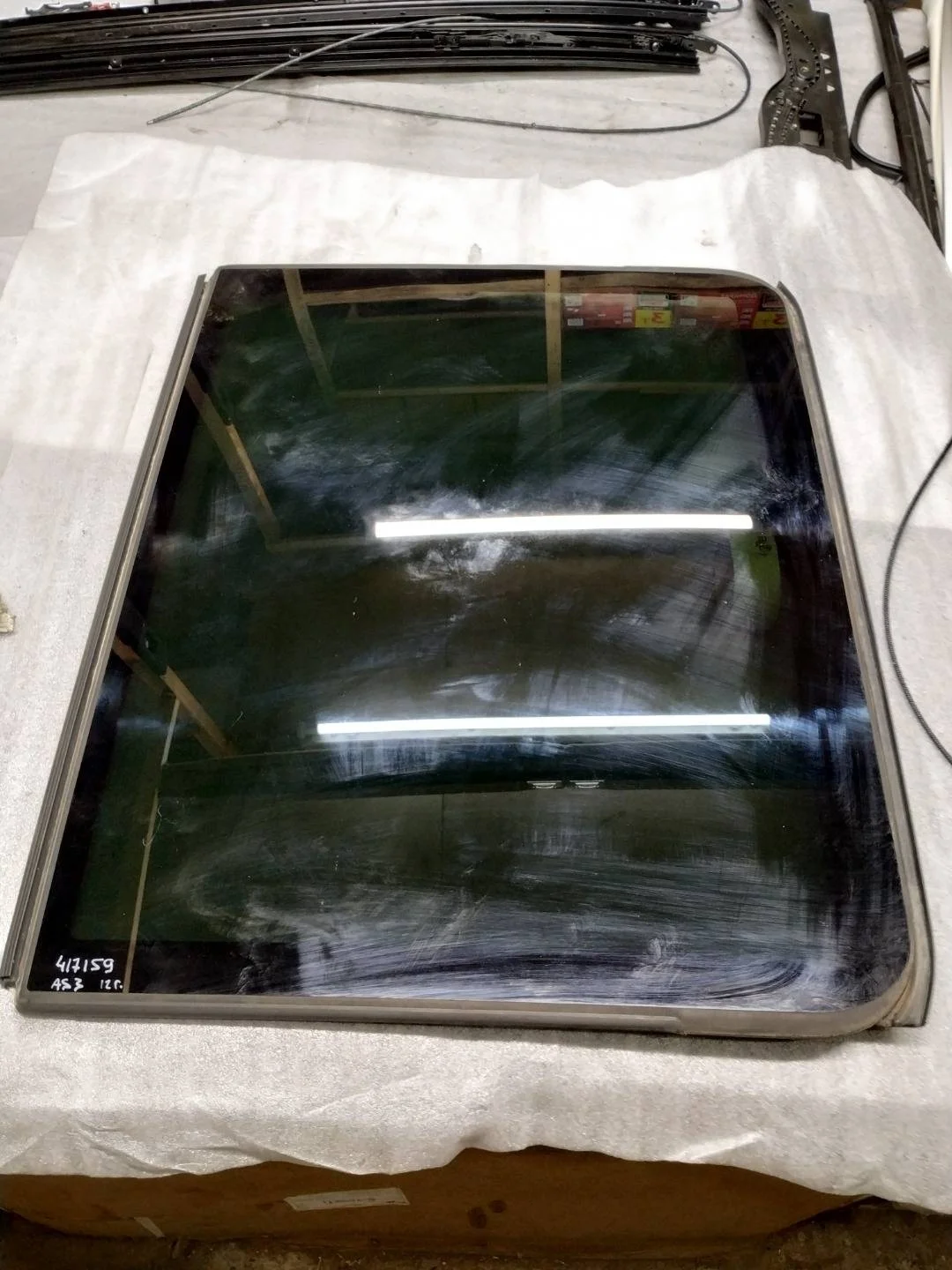 стекло люка задний Volkswagen Touareg 2 7P6 2012