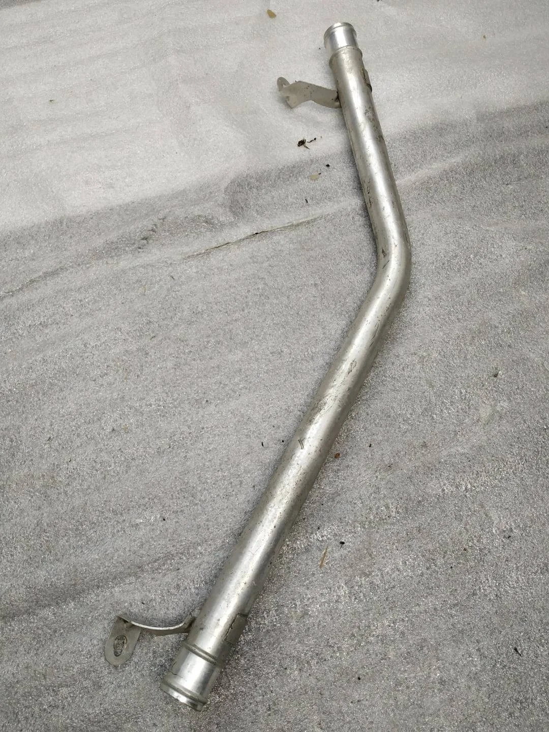 трубка охлаждающей жидкости металлическая Volkswagen Touareg 7P6 2011