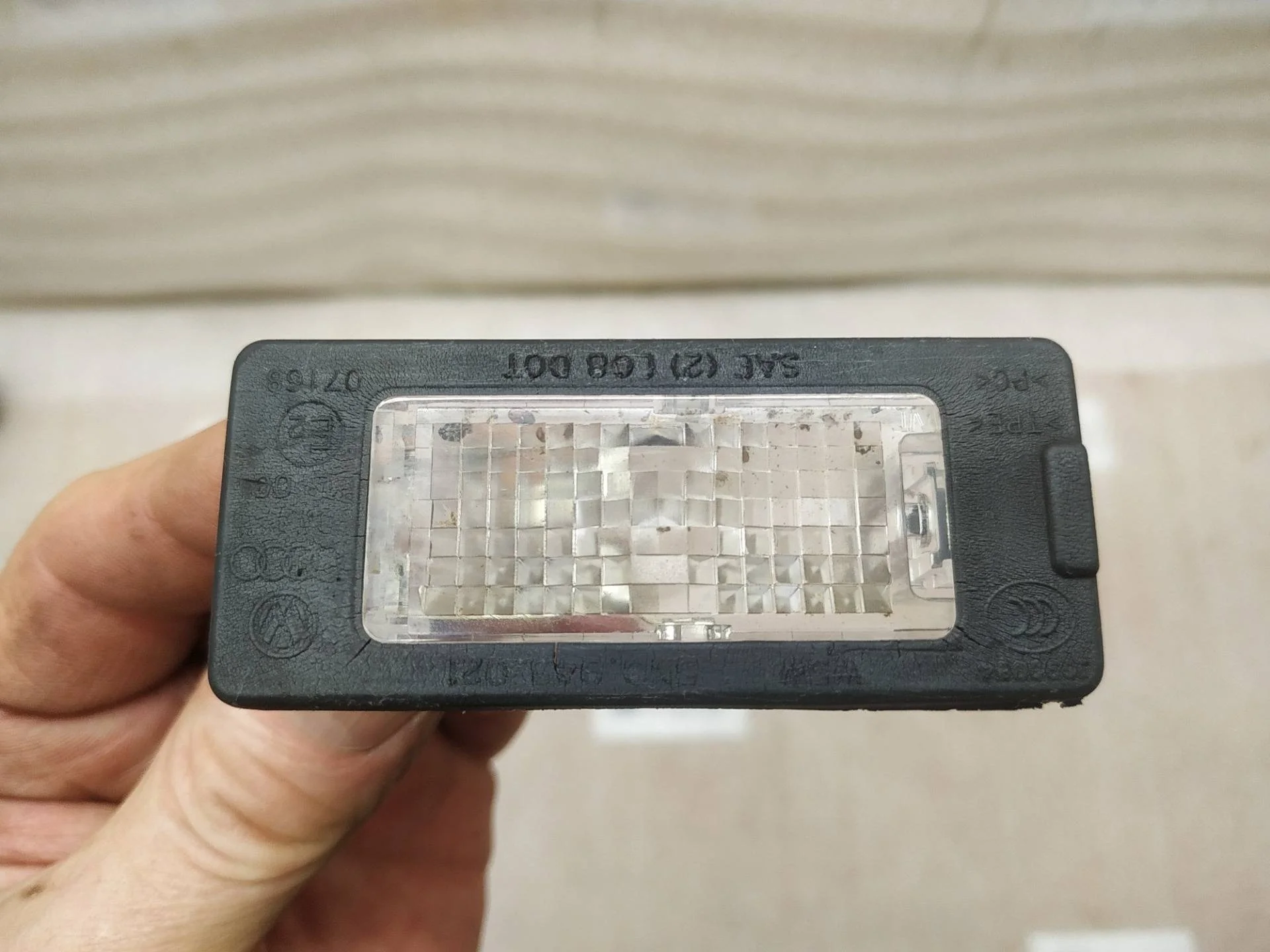 подсветка номера Volkswagen Touareg 2 7P6 2013