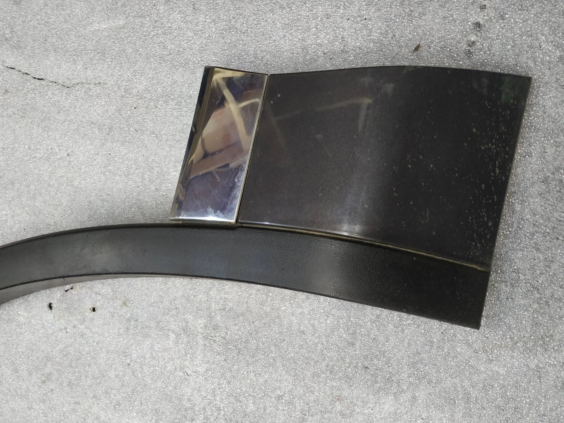 накладка колесной арки передний левый Volkswagen Touareg 2 7P6 2013