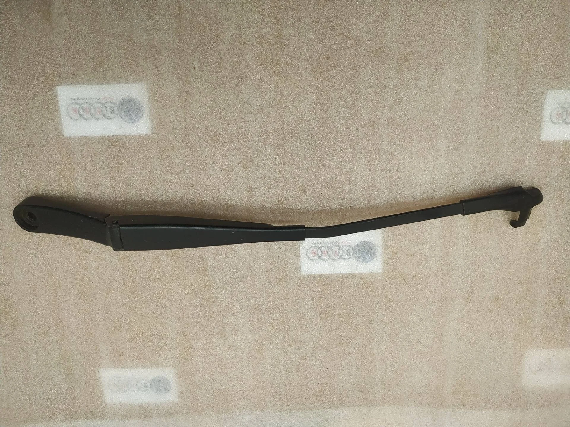 поводок стеклоочистителя левый Volkswagen Touareg 2 7P6 2014