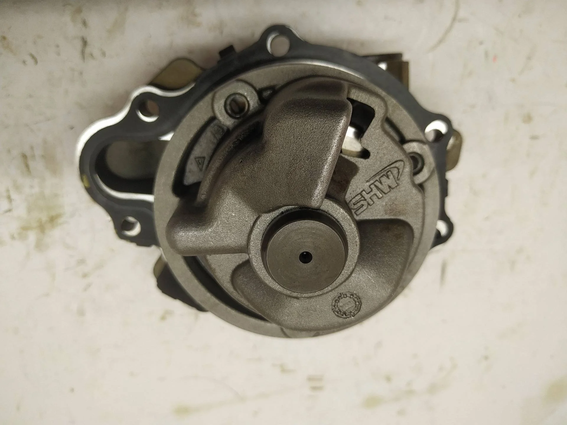 масляный насос Volkswagen Touareg 2 7P6 2012