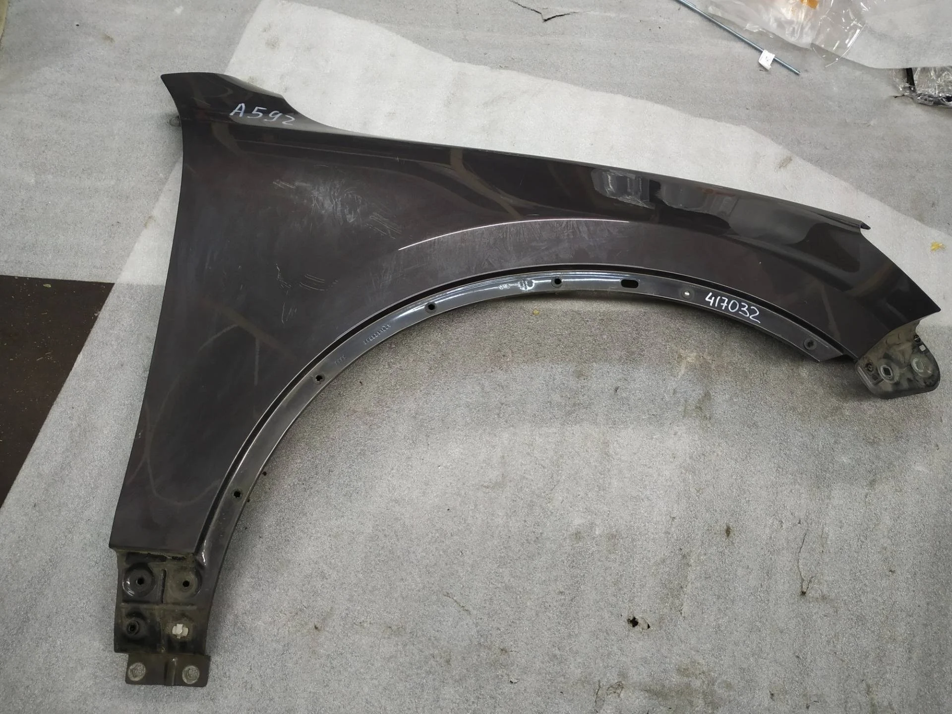 крыло переднее правое Volkswagen Touareg 2 7P6 2012