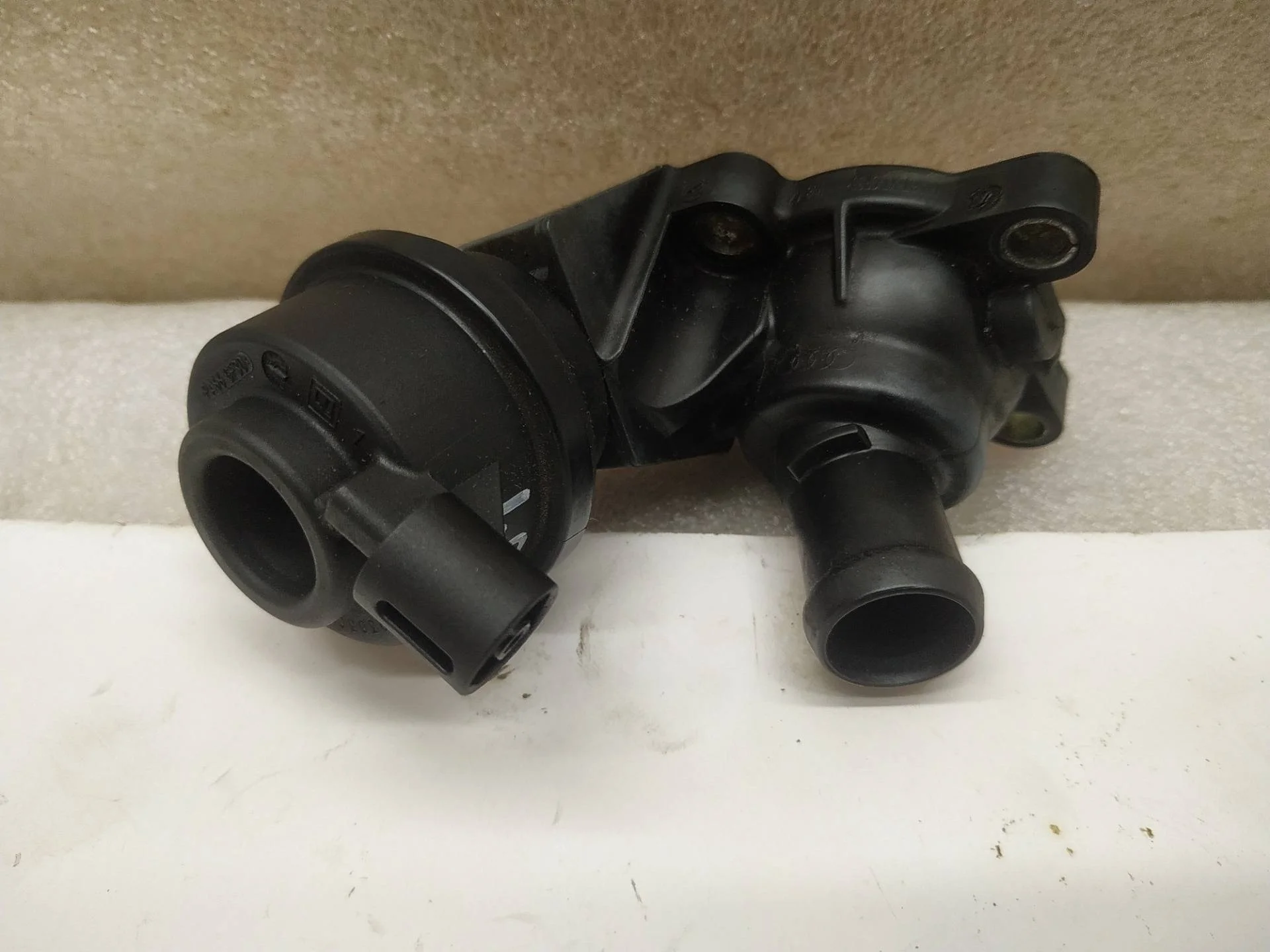 клапан воздушный Volkswagen Touareg 2 7P6 2013