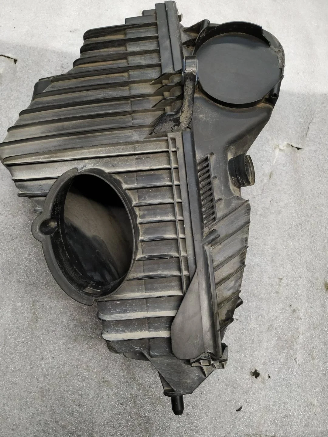 корпус воздушногo фильтра Volkswagen Touareg 2 7P6 2013