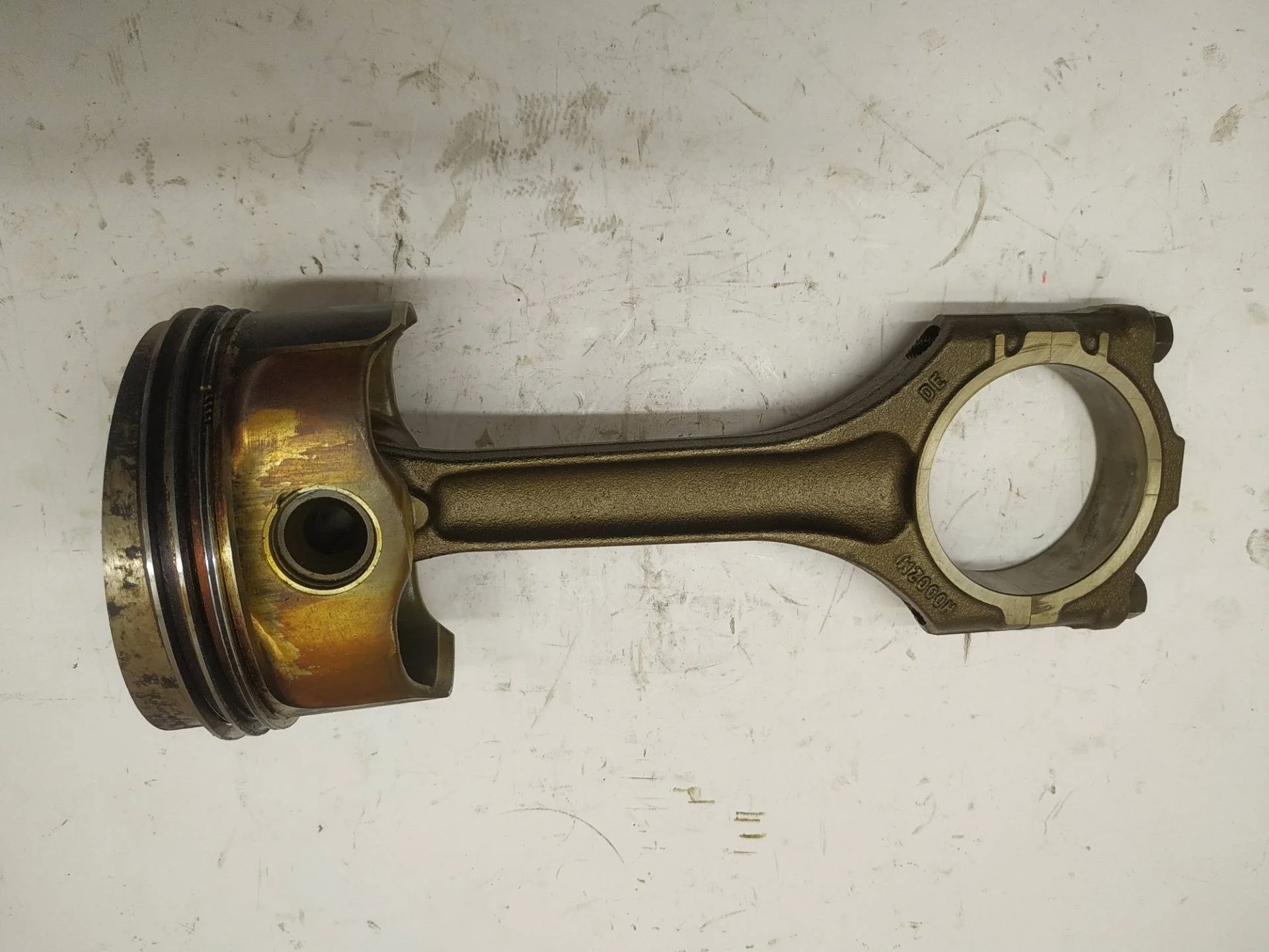 поршень Volkswagen Touareg 7P6 2011