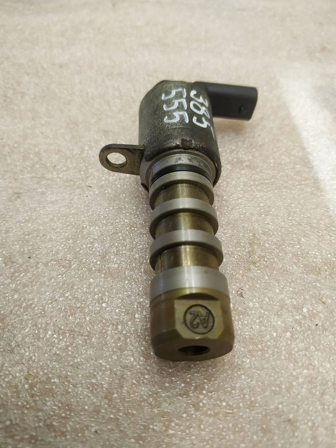 клапан фазорегулятора Volkswagen Touareg 2 7P6 2011