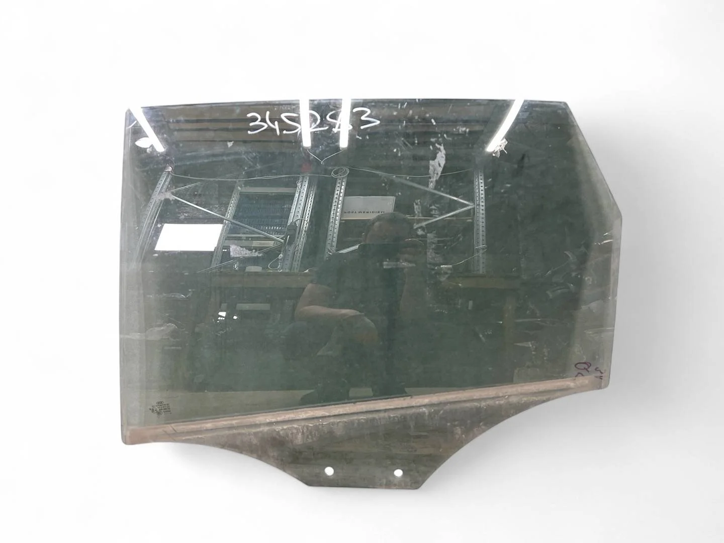 стекло двери задней левой Audi Q5 8R  2009