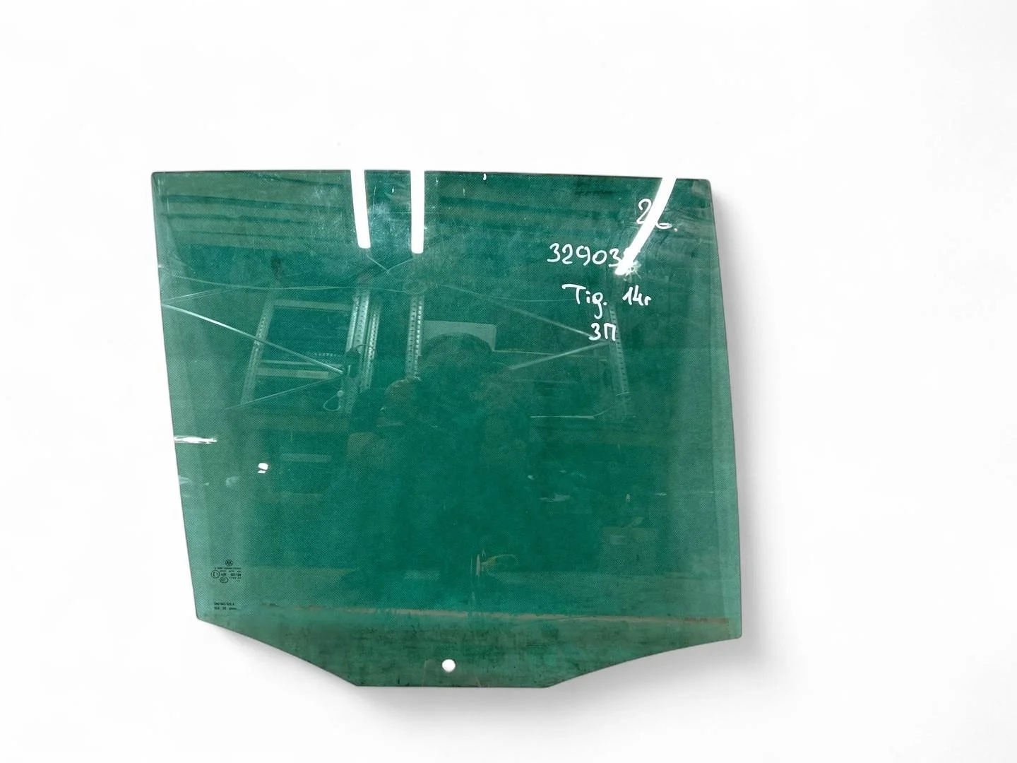 стекло двери задней правой Volkswagen Tiguan  2014