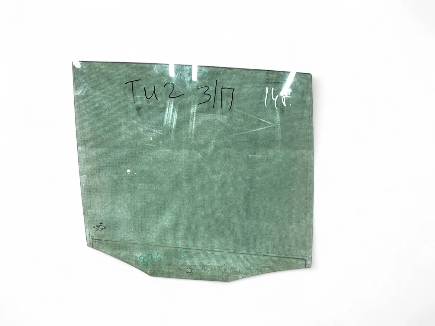 стекло двери задней правой Volkswagen Tiguan  2014