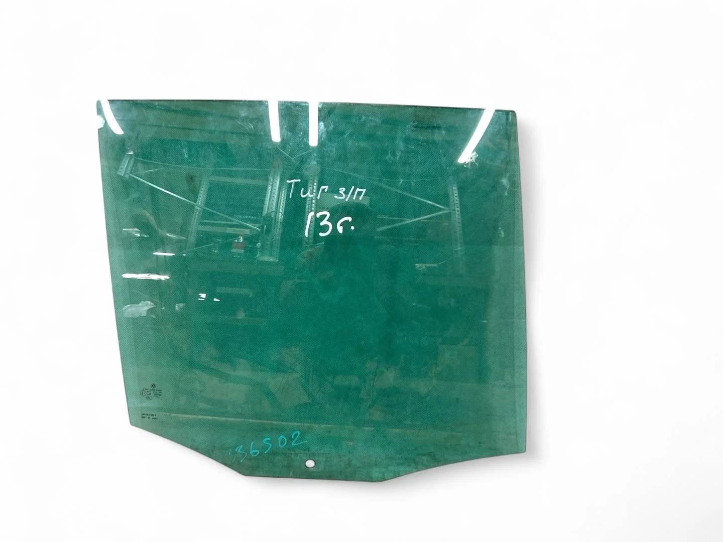 стекло двери задней правой Volkswagen Tiguan  2013