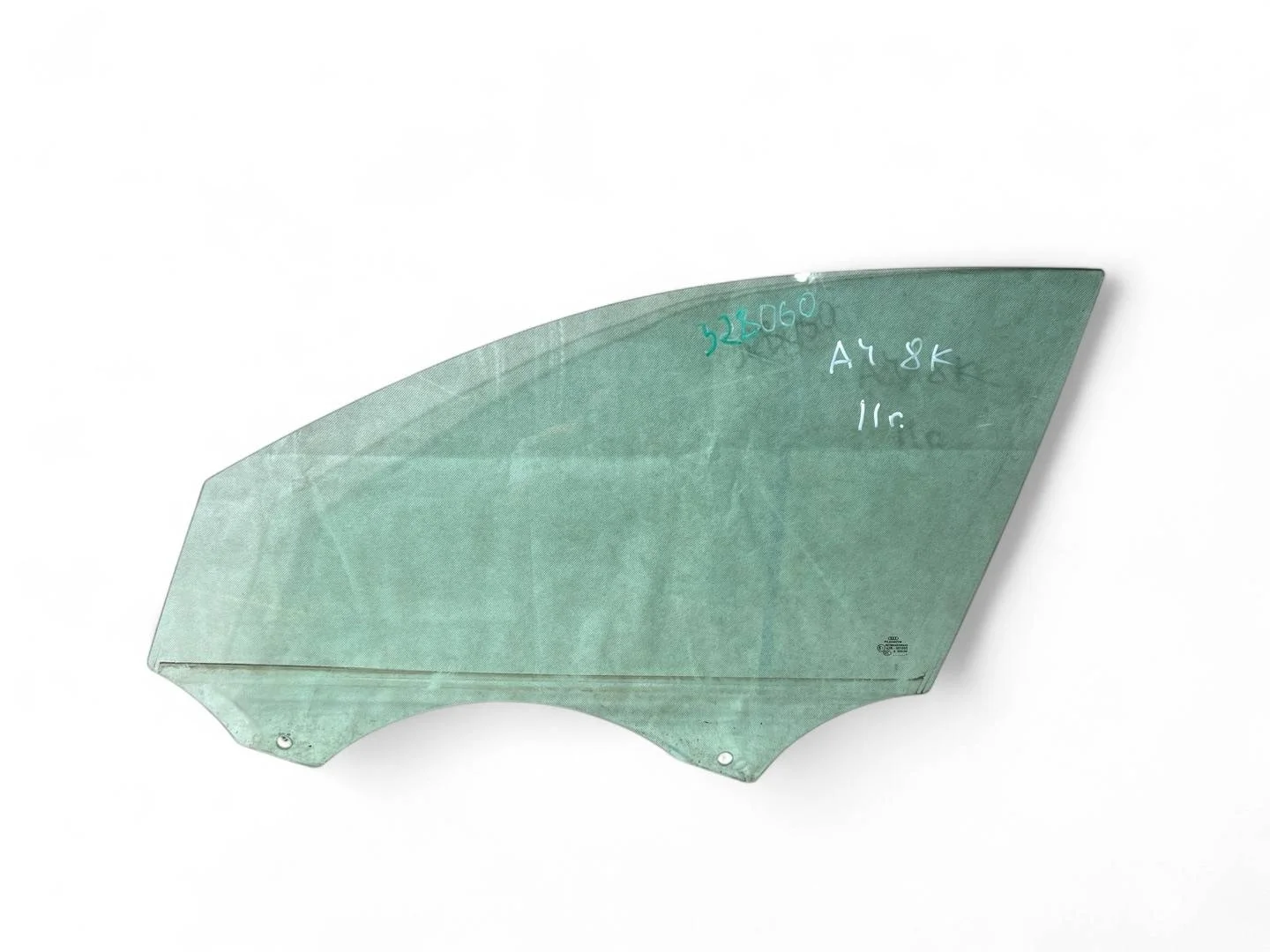 стекло двери передней левой Audi A4 B8/8K