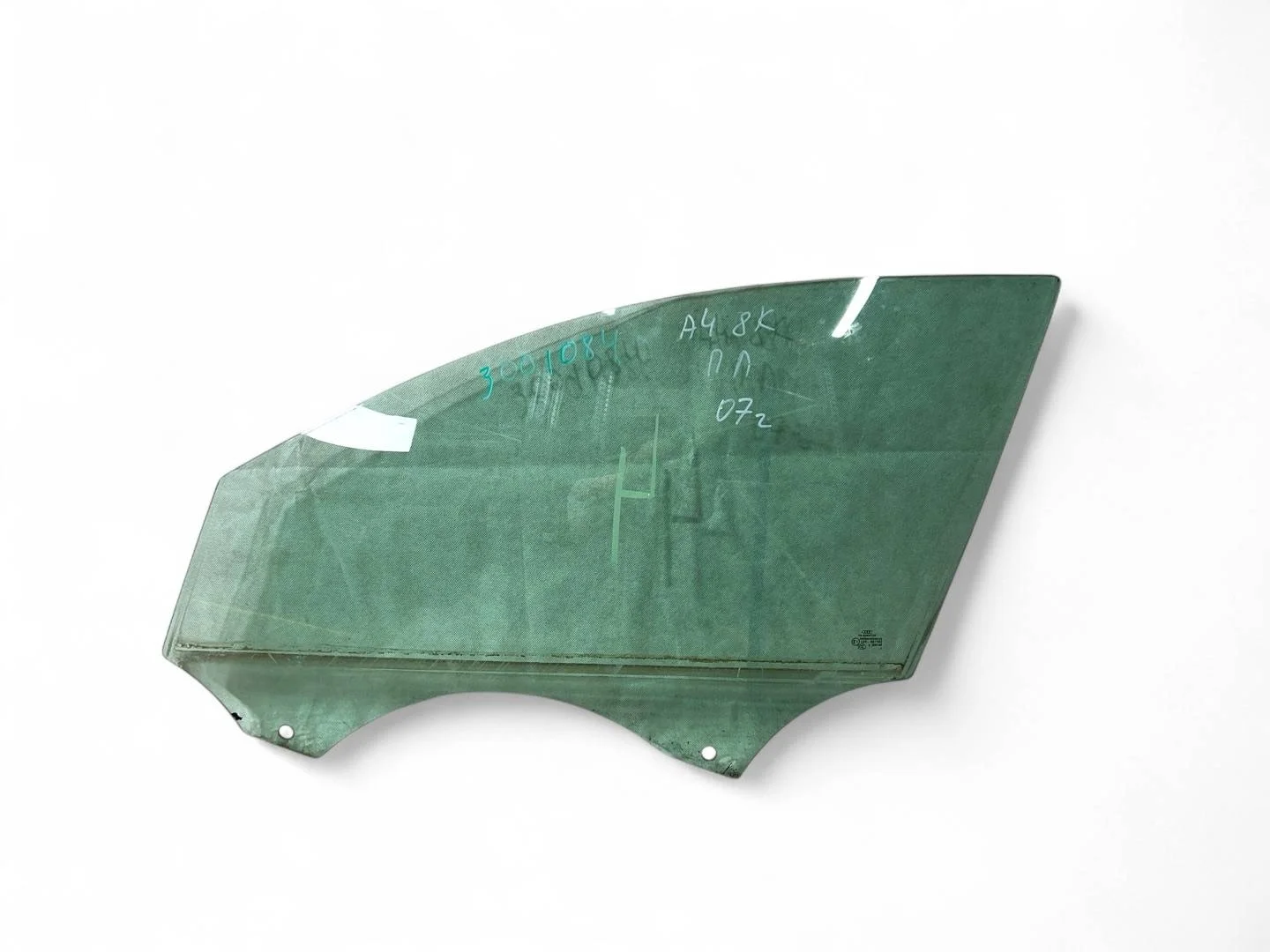 стекло двери передней левой Audi A4 B8/8K