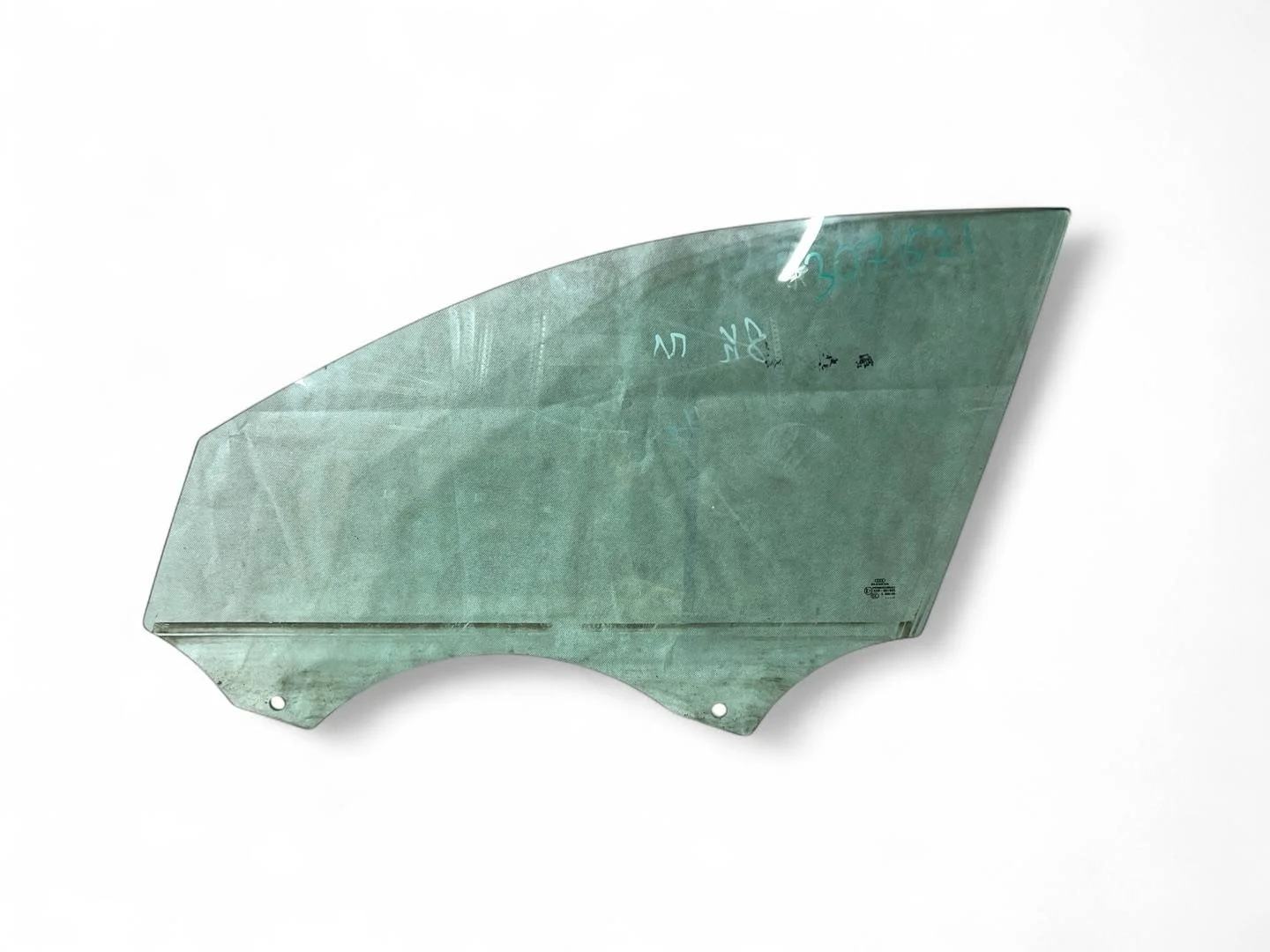 стекло двери передней левой Audi A4 B8/8K