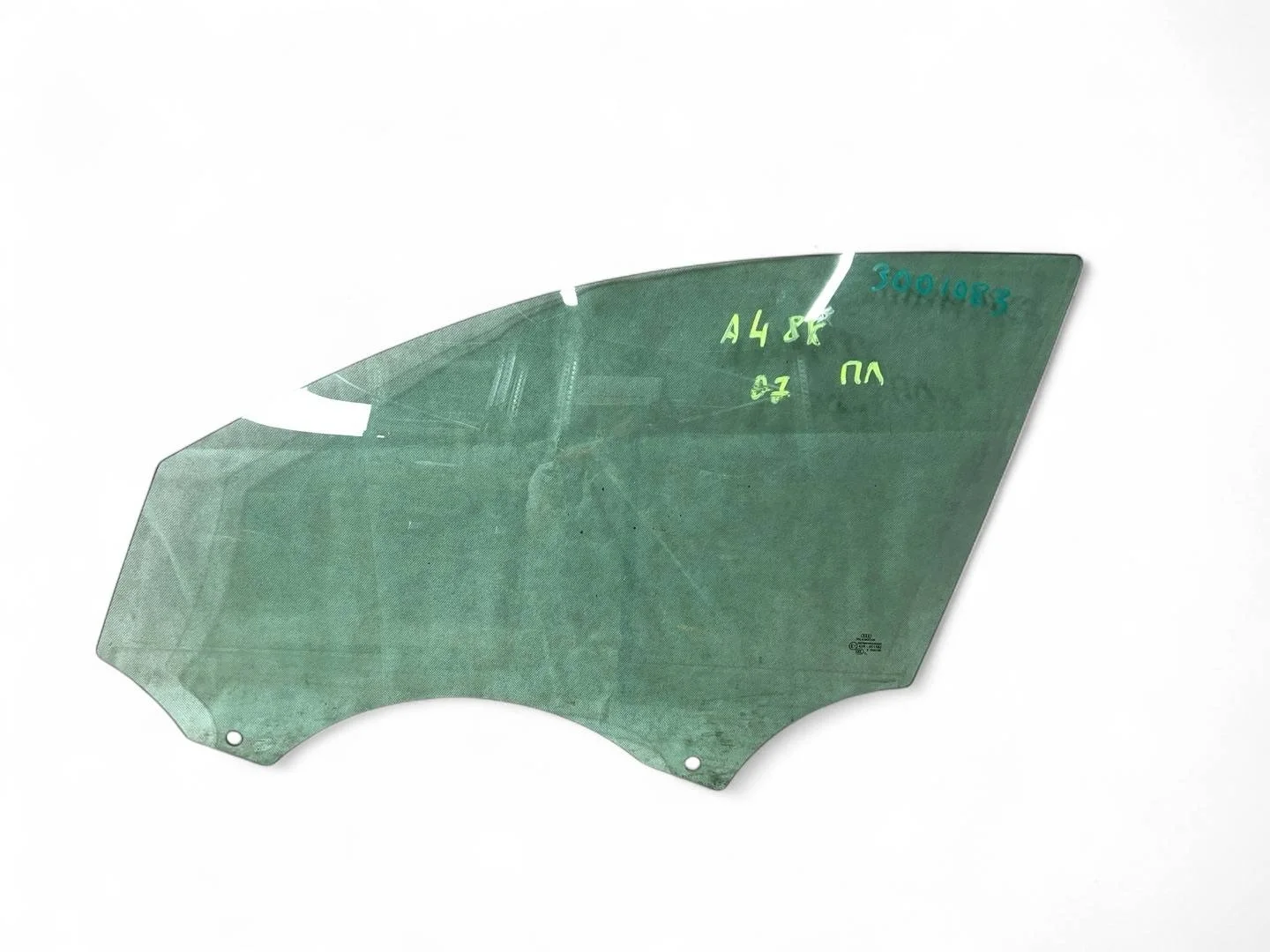 стекло двери передней левой Audi A4 B8/8K