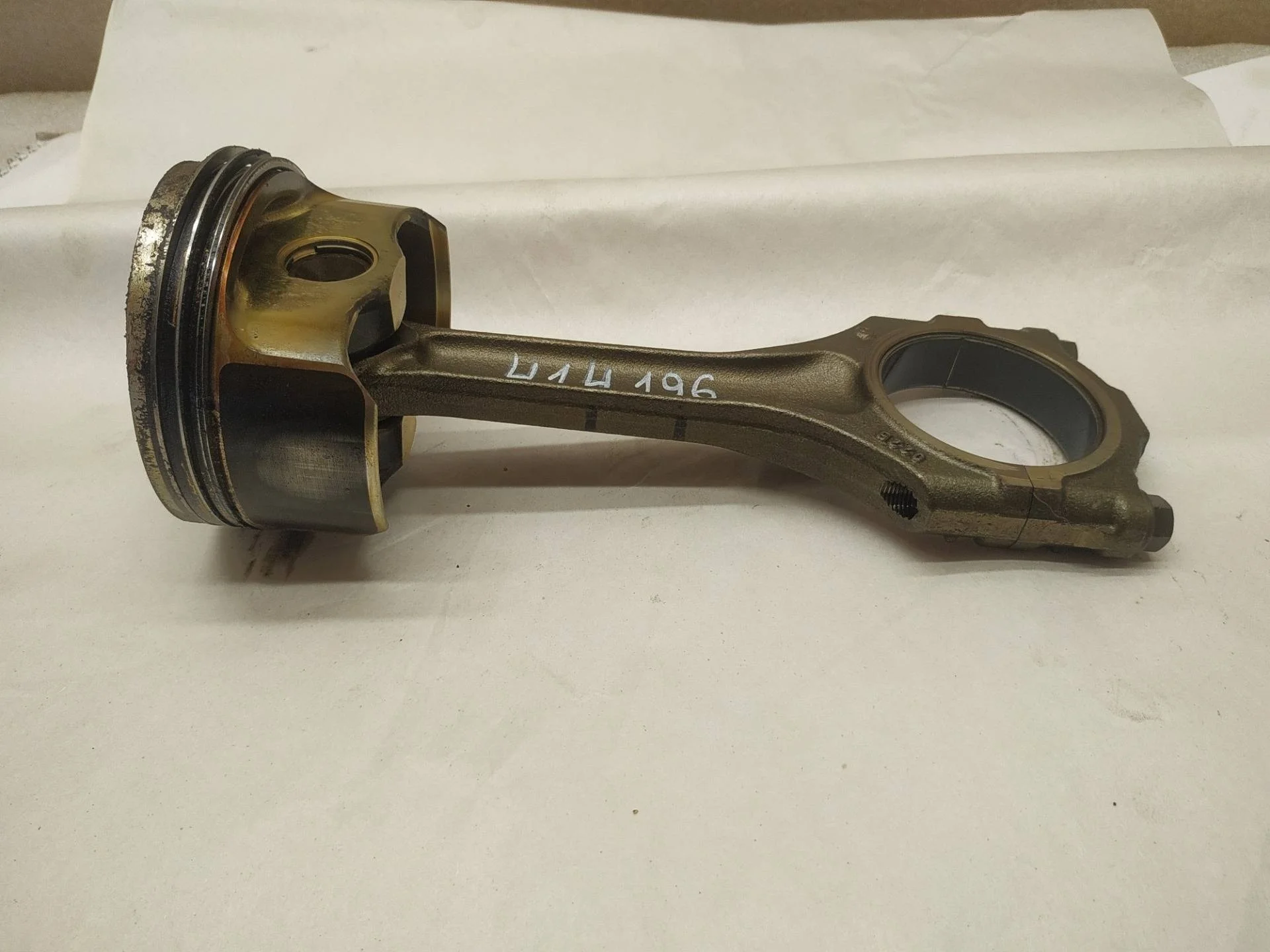 поршень Volkswagen Touareg 2 7P6 2013