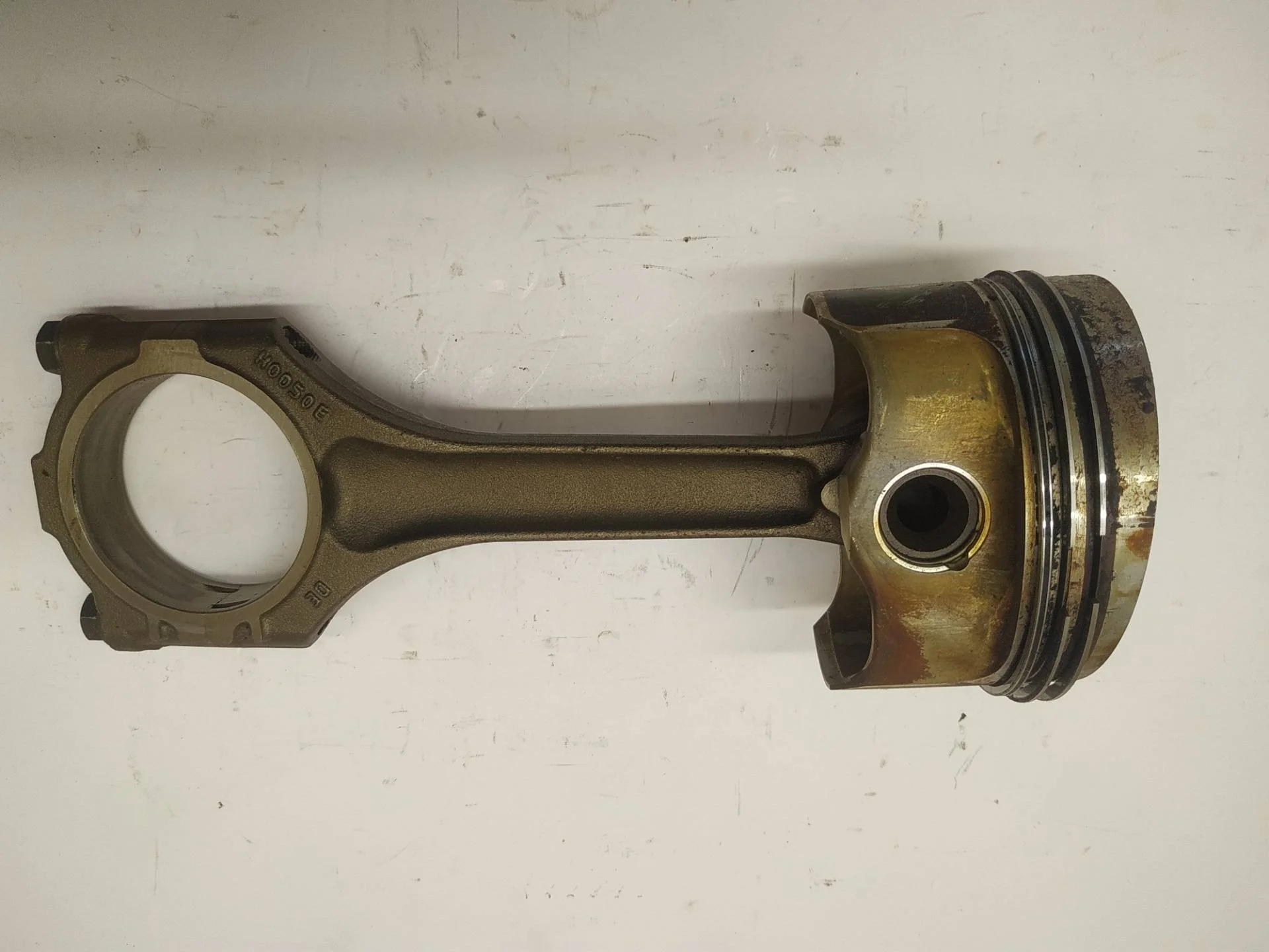 поршень Volkswagen Touareg 2 7P6 2014