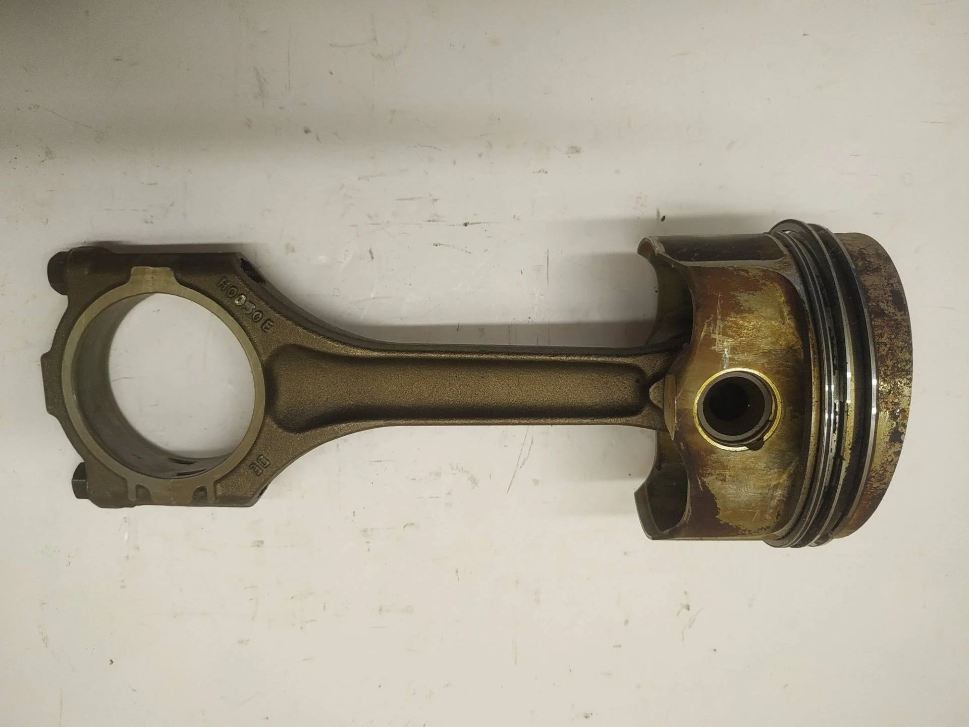 поршень Volkswagen Touareg 2 7P6 2014