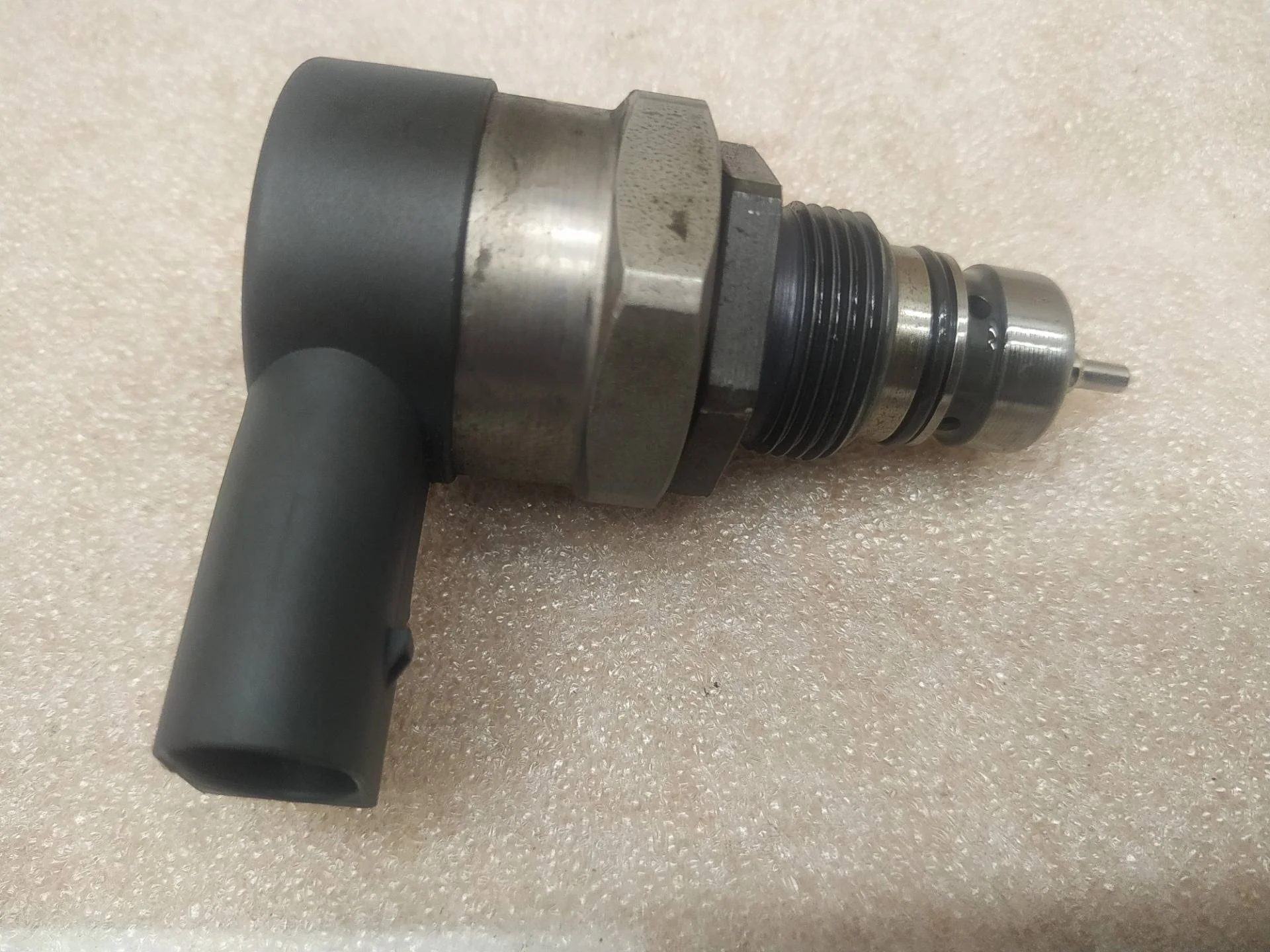 pегулятор давления топлива Volkswagen Touareg 2 7P6 2013