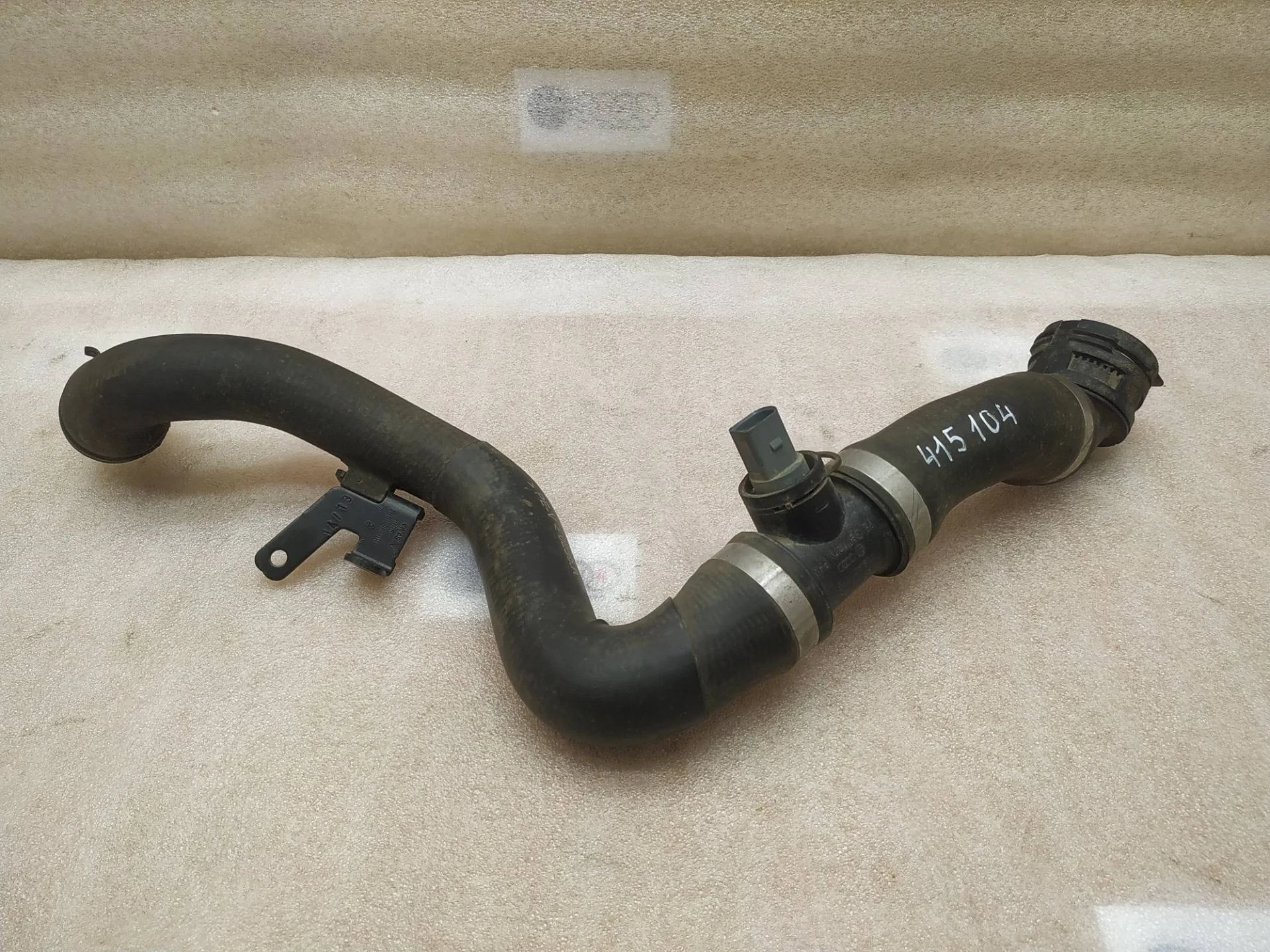 патрубок охлаждения Volkswagen Touareg 2 7P6 2013