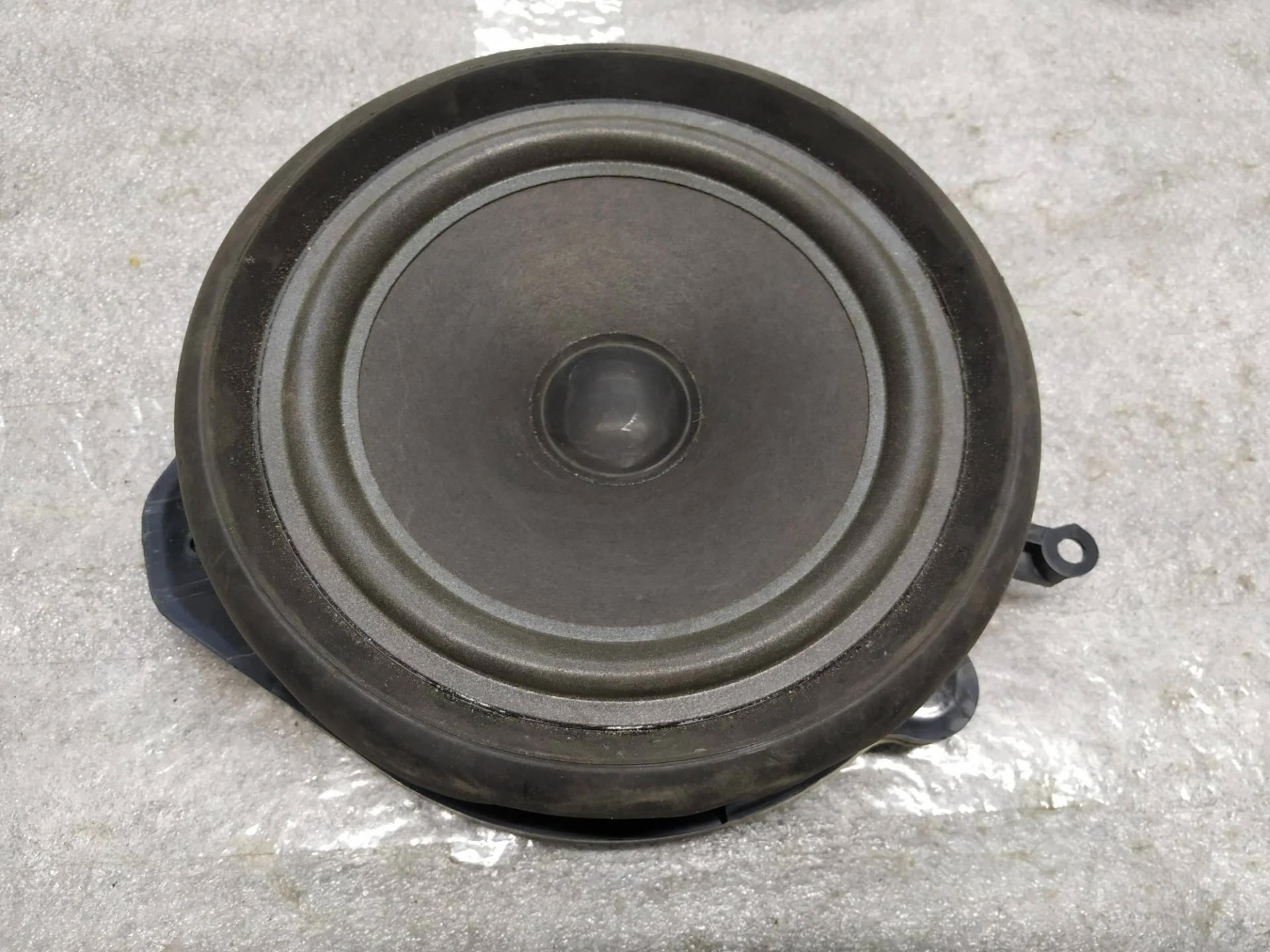 динамик двери Audi A4 B7