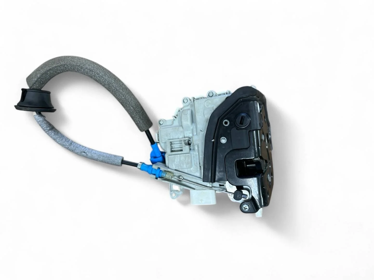 замок двери задней правой Audi Q2 GA  2017