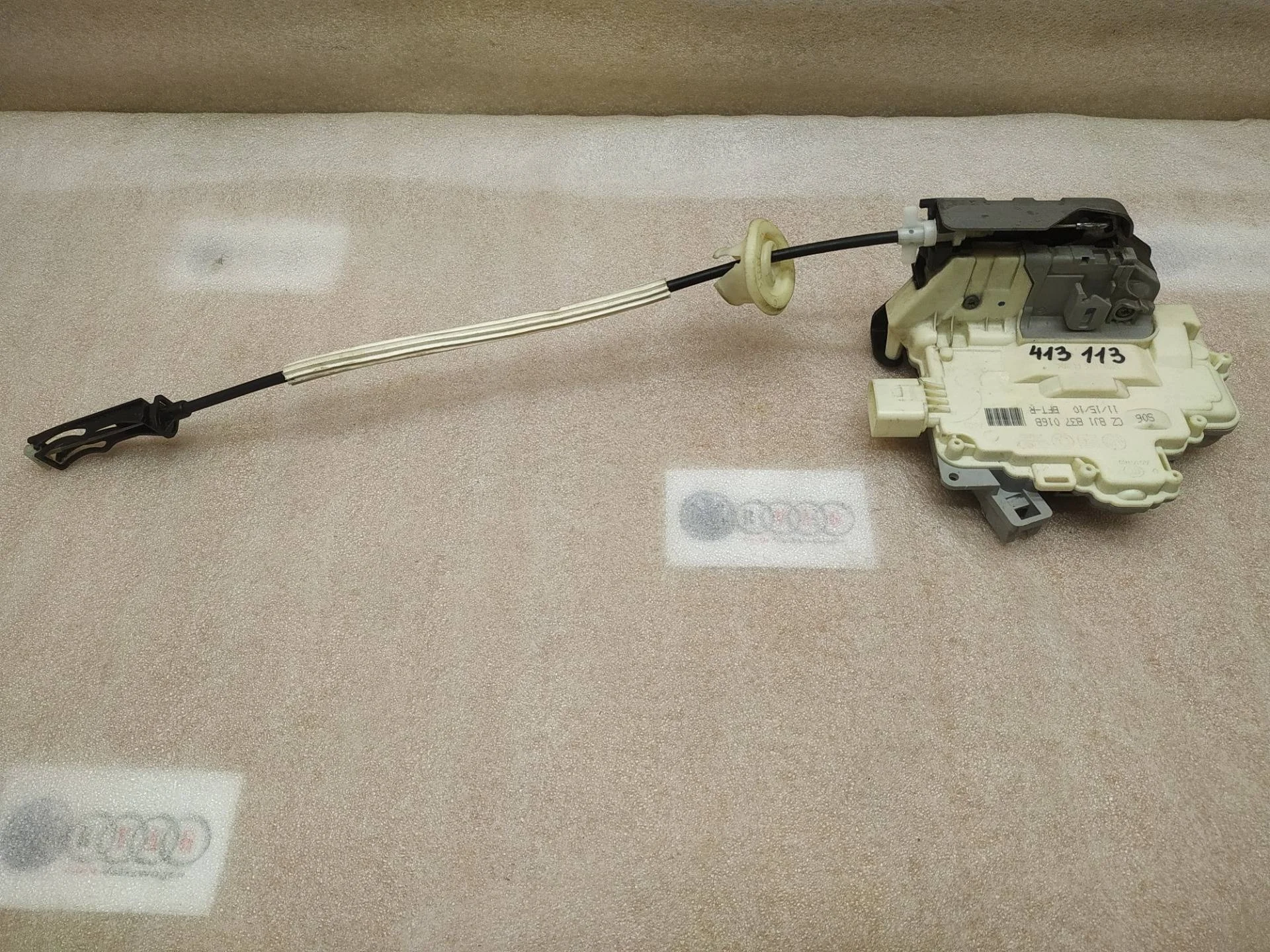 замок двери передней правой Volkswagen Touareg 7P6 2011