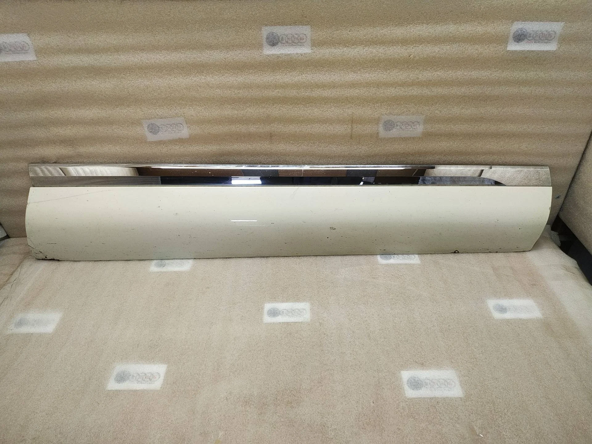 накладка двери передней правой Volkswagen Touareg 7P6 2011