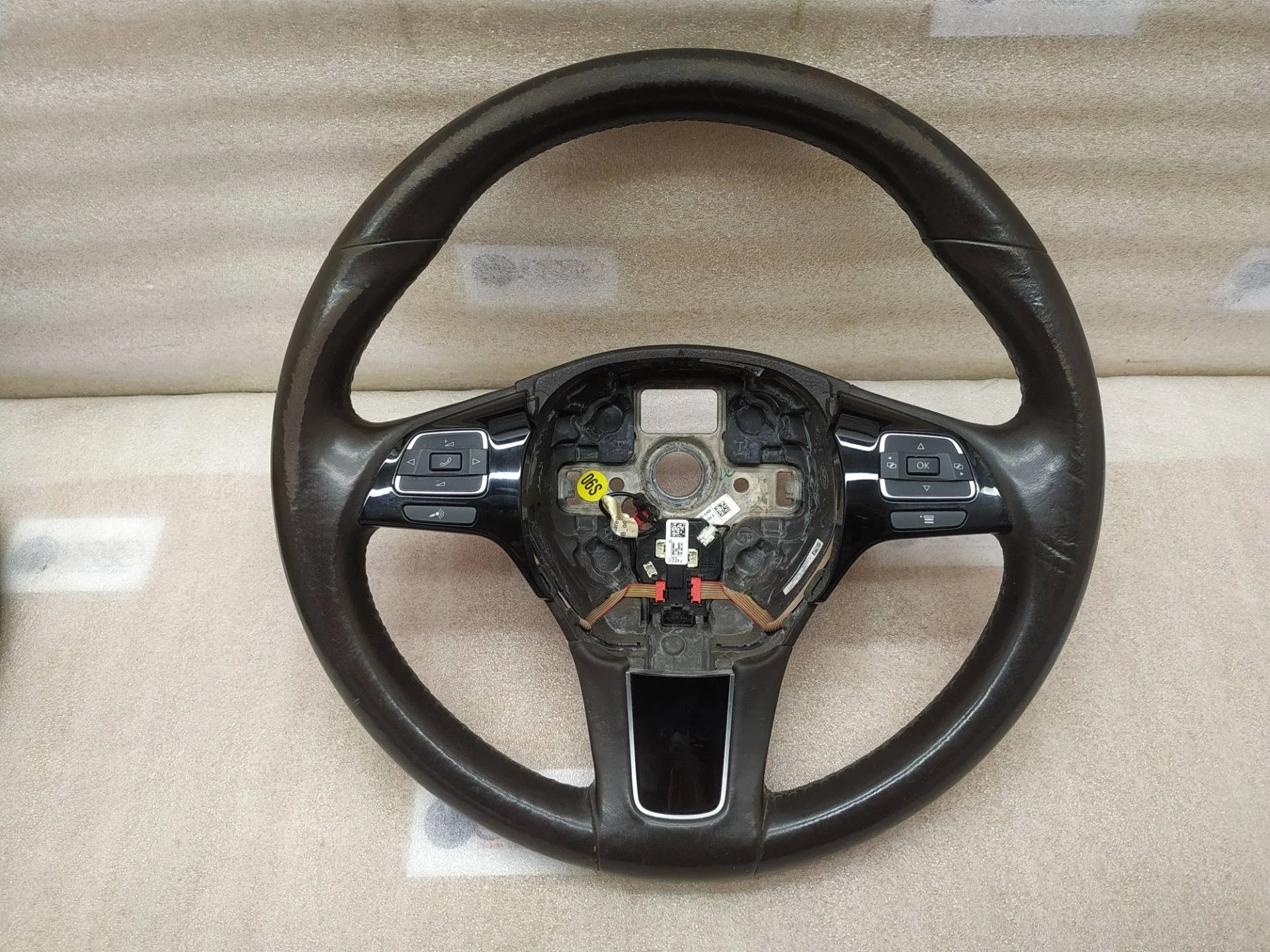 руль Volkswagen Touareg 2 7P6 2011