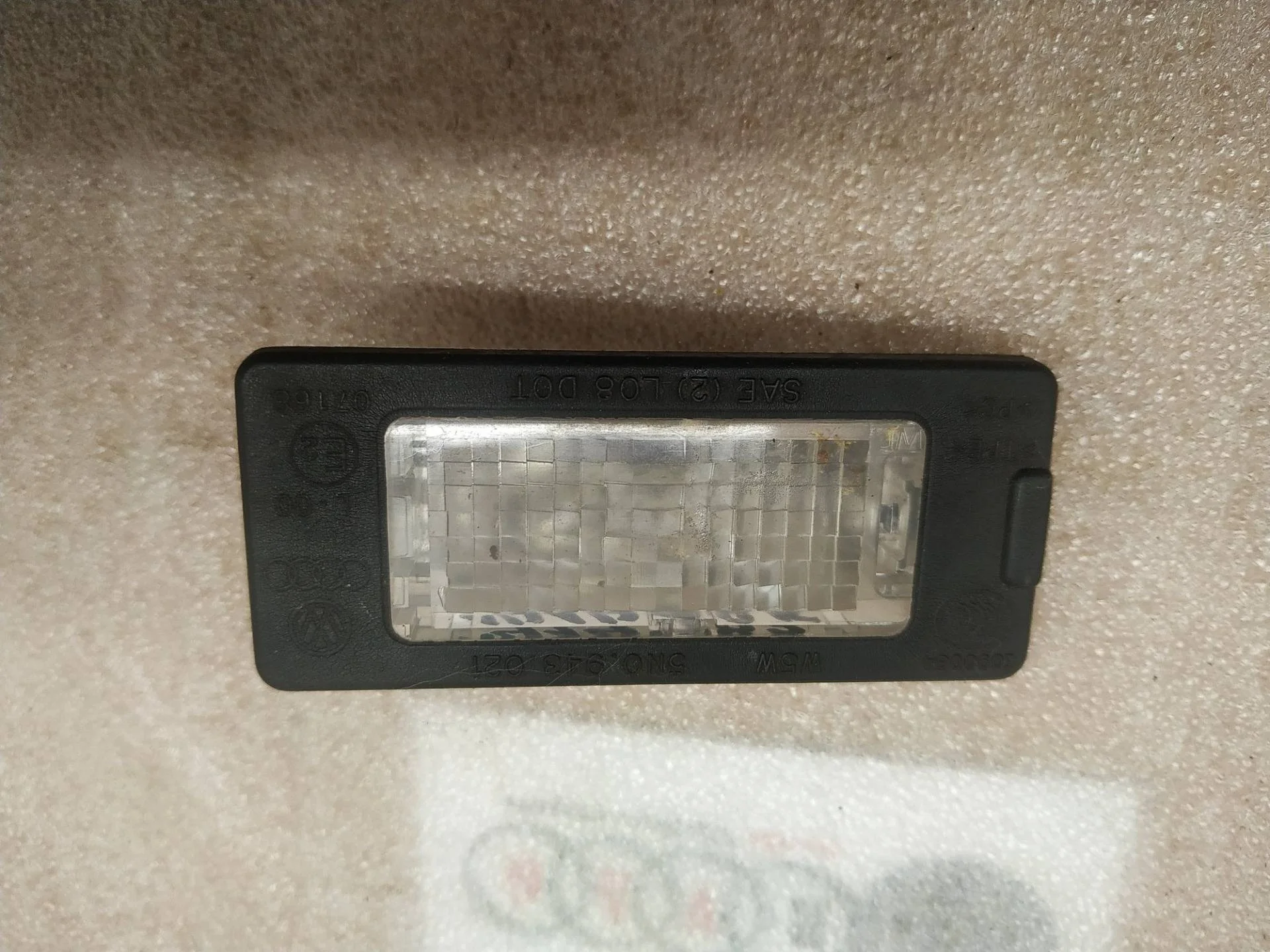 подсветка номера Volkswagen Touareg 2 7P6 2013