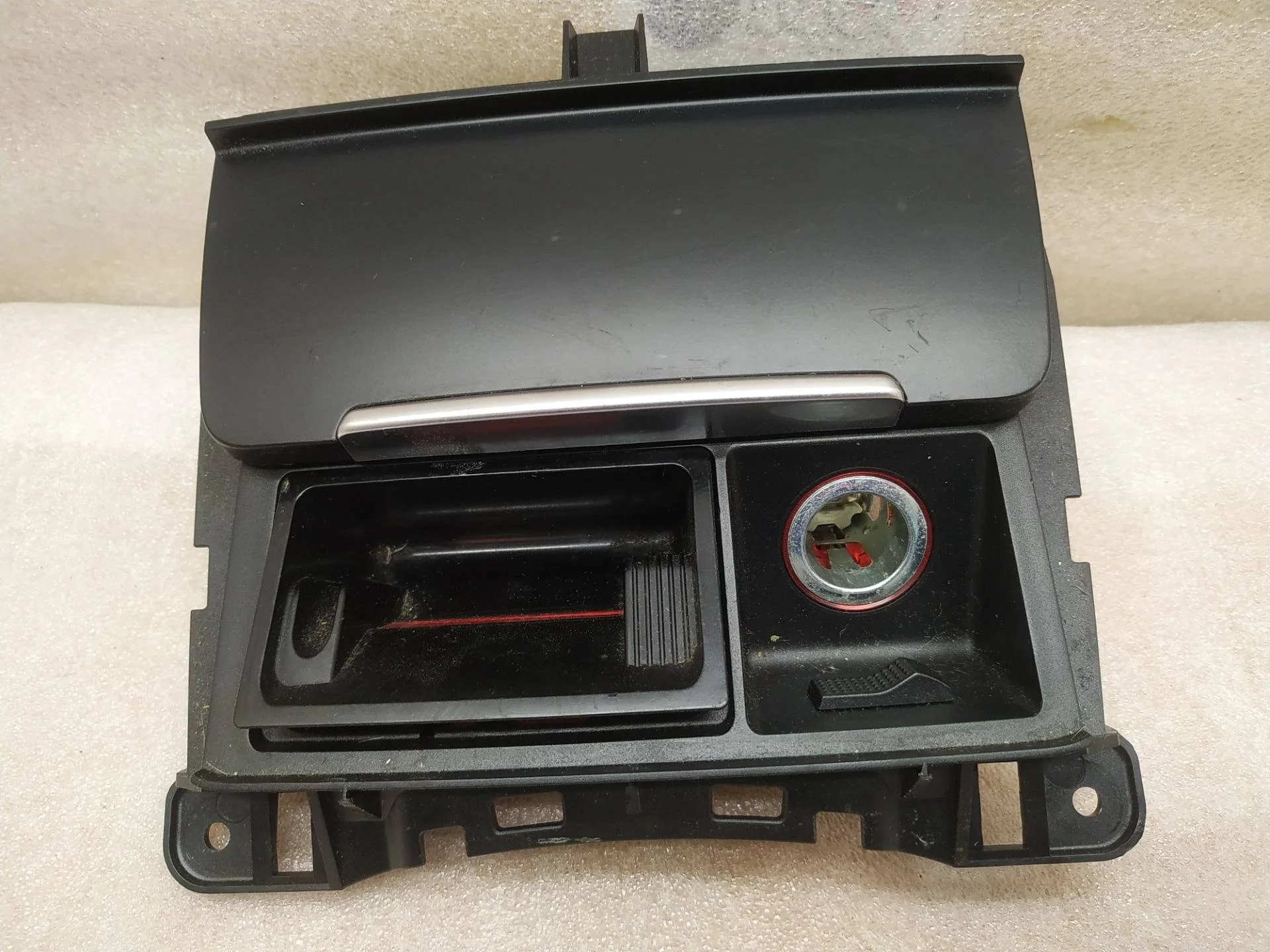 пепельница Audi A5 8T 8T 2010